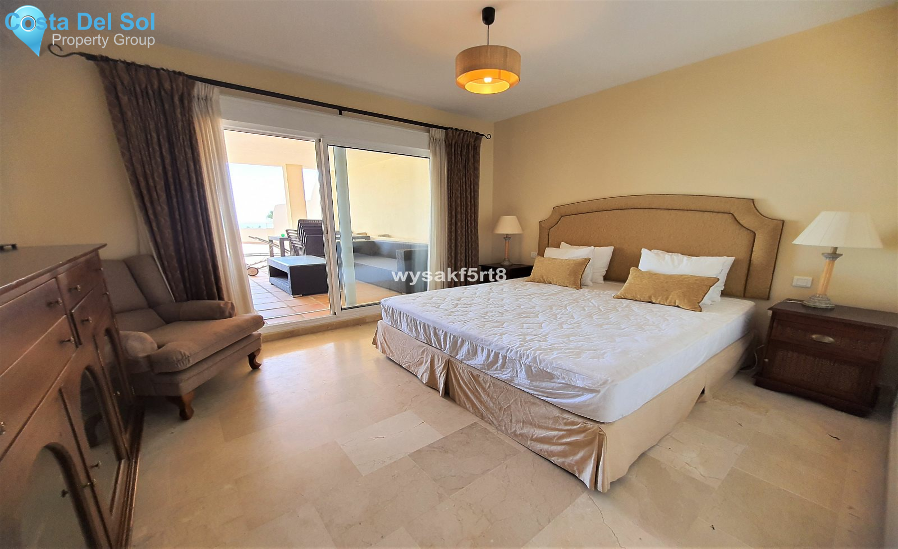 Middle Floor Apartment in Estepona-1396433
