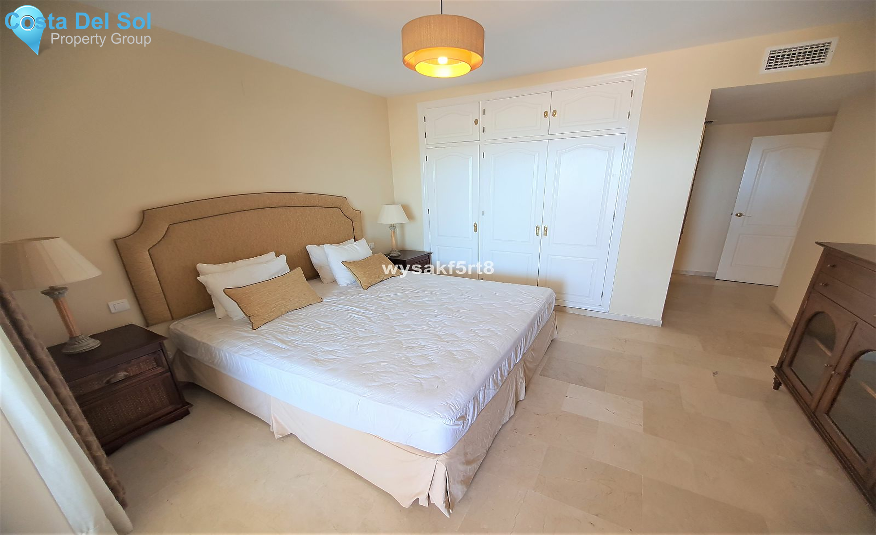 Middle Floor Apartment in Estepona-1396435