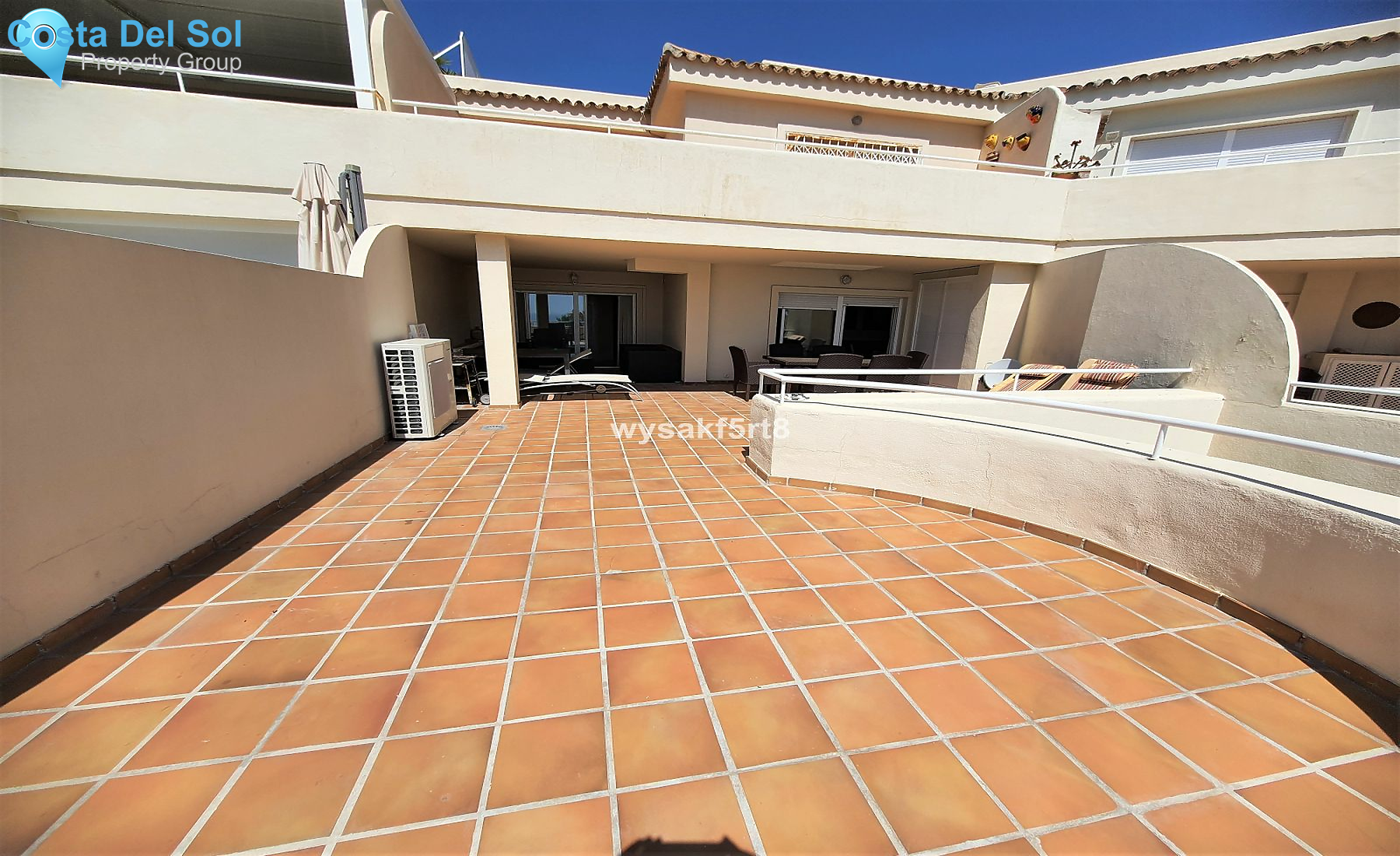 Middle Floor Apartment in Estepona-1396436