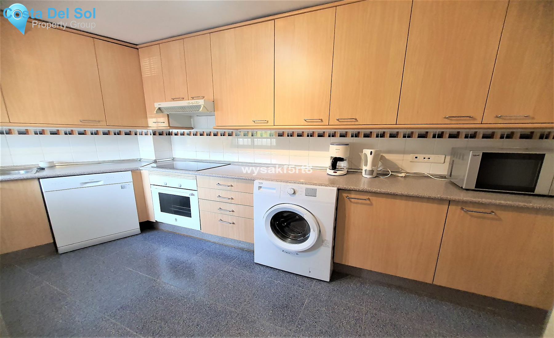Middle Floor Apartment in Estepona-1396427