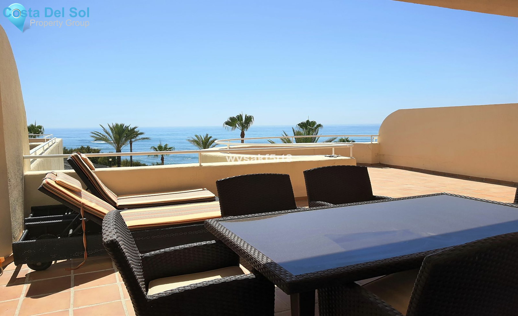 Middle Floor Apartment in Estepona-1396428