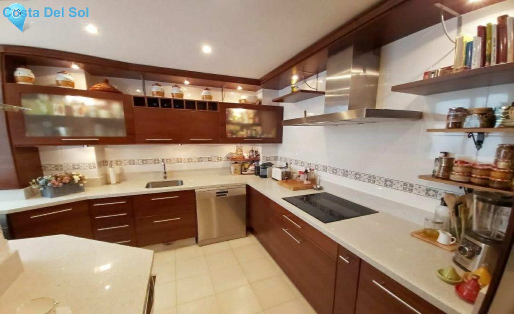 Middle Floor Apartment in Estepona