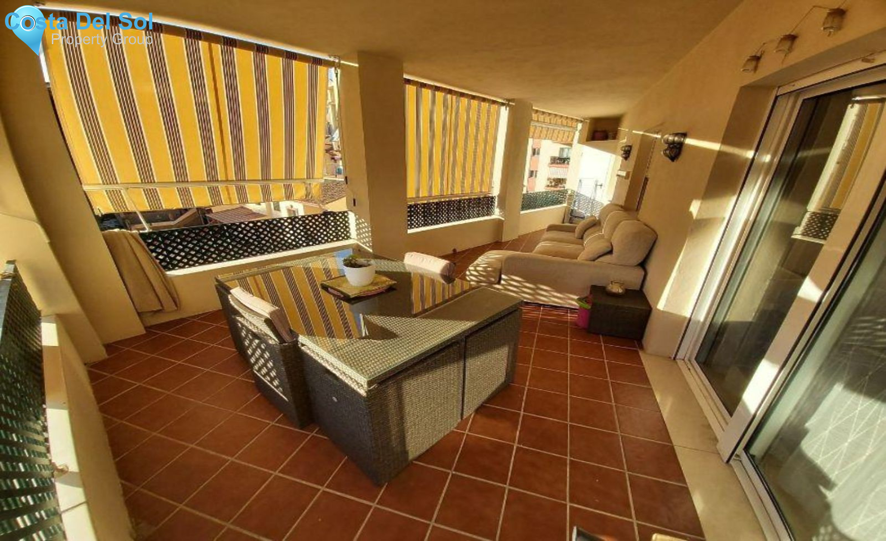 Middle Floor Apartment in Estepona-1399553