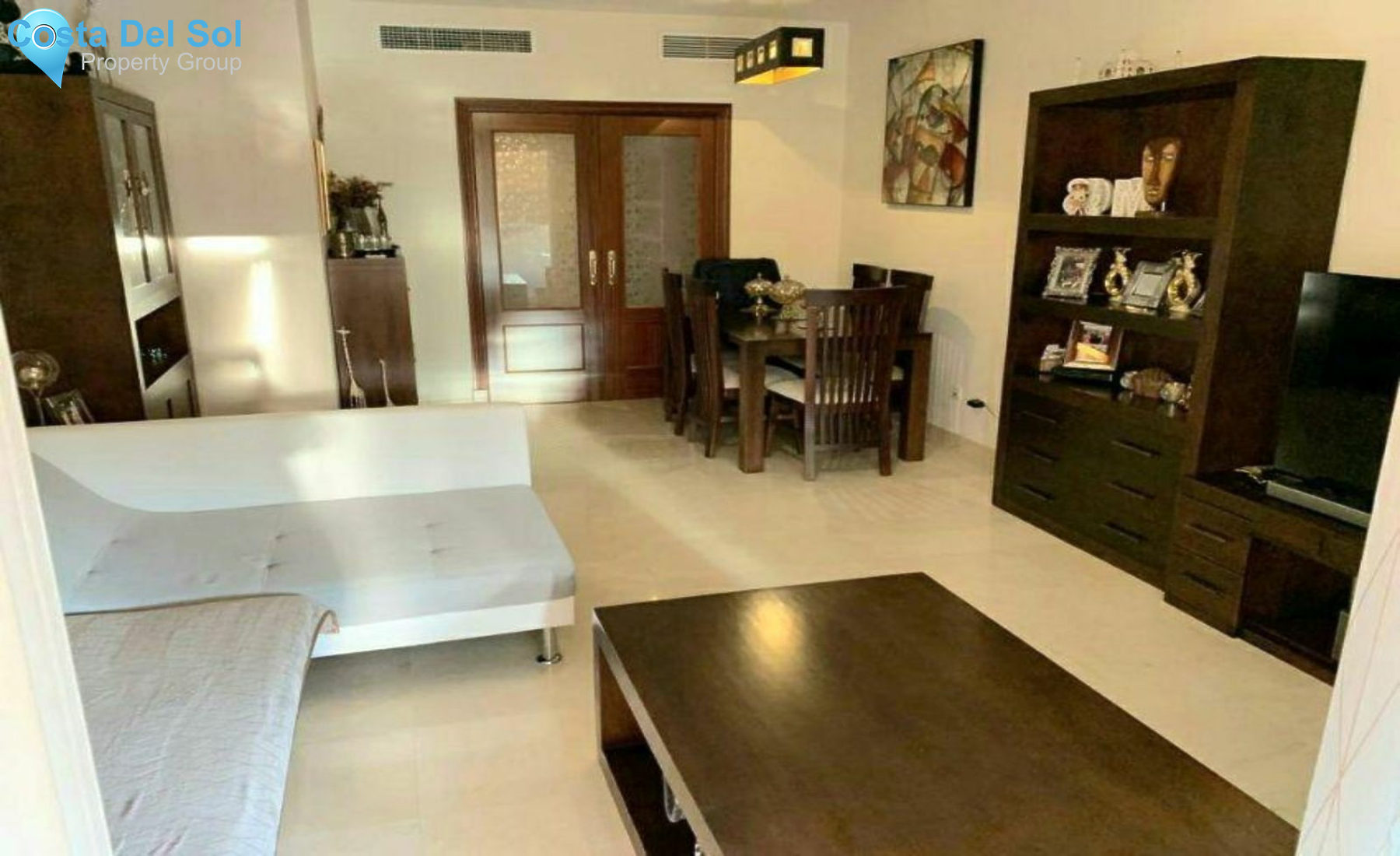 Middle Floor Apartment in Estepona-1399546