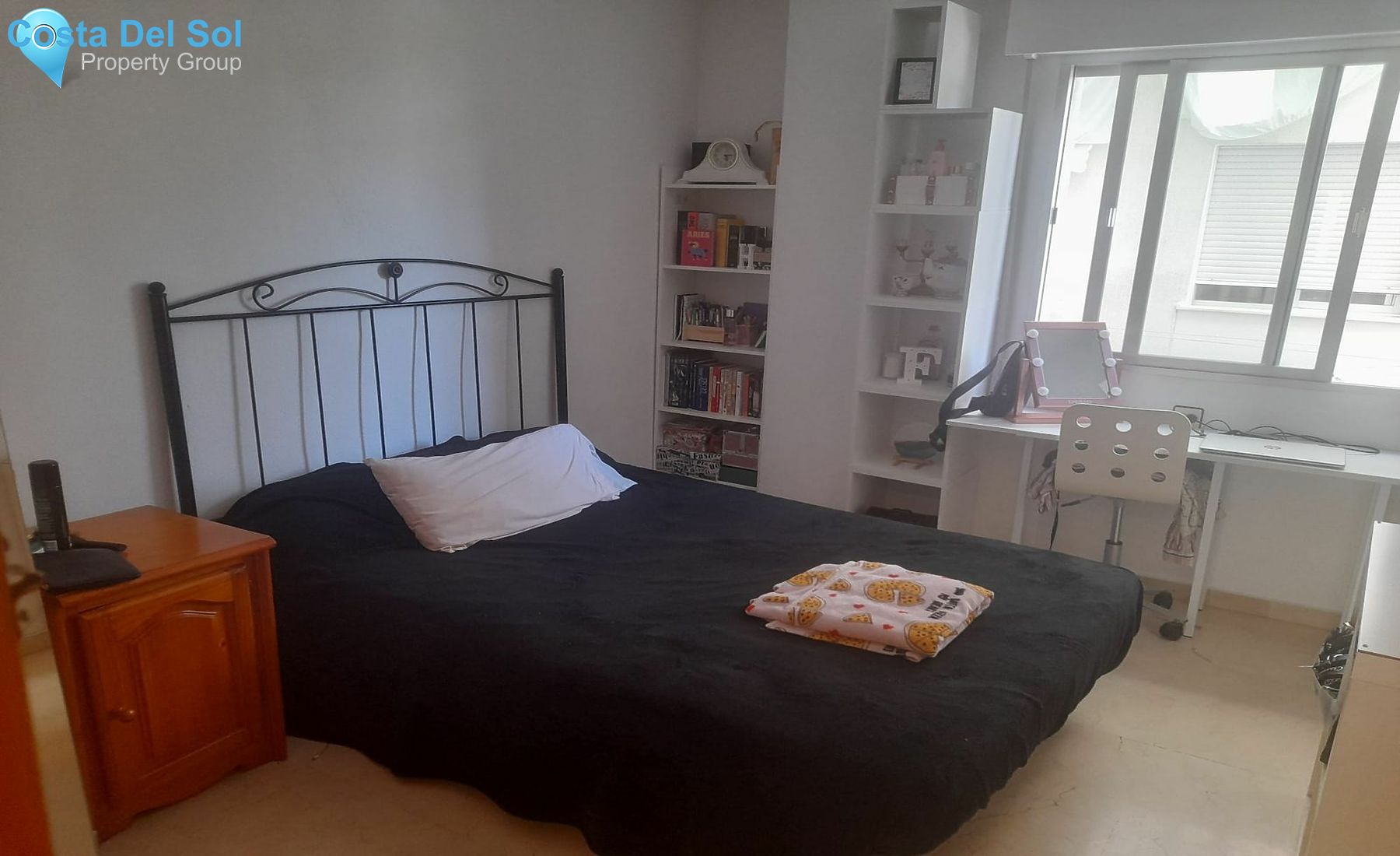 Middle Floor Apartment in Estepona-1428845