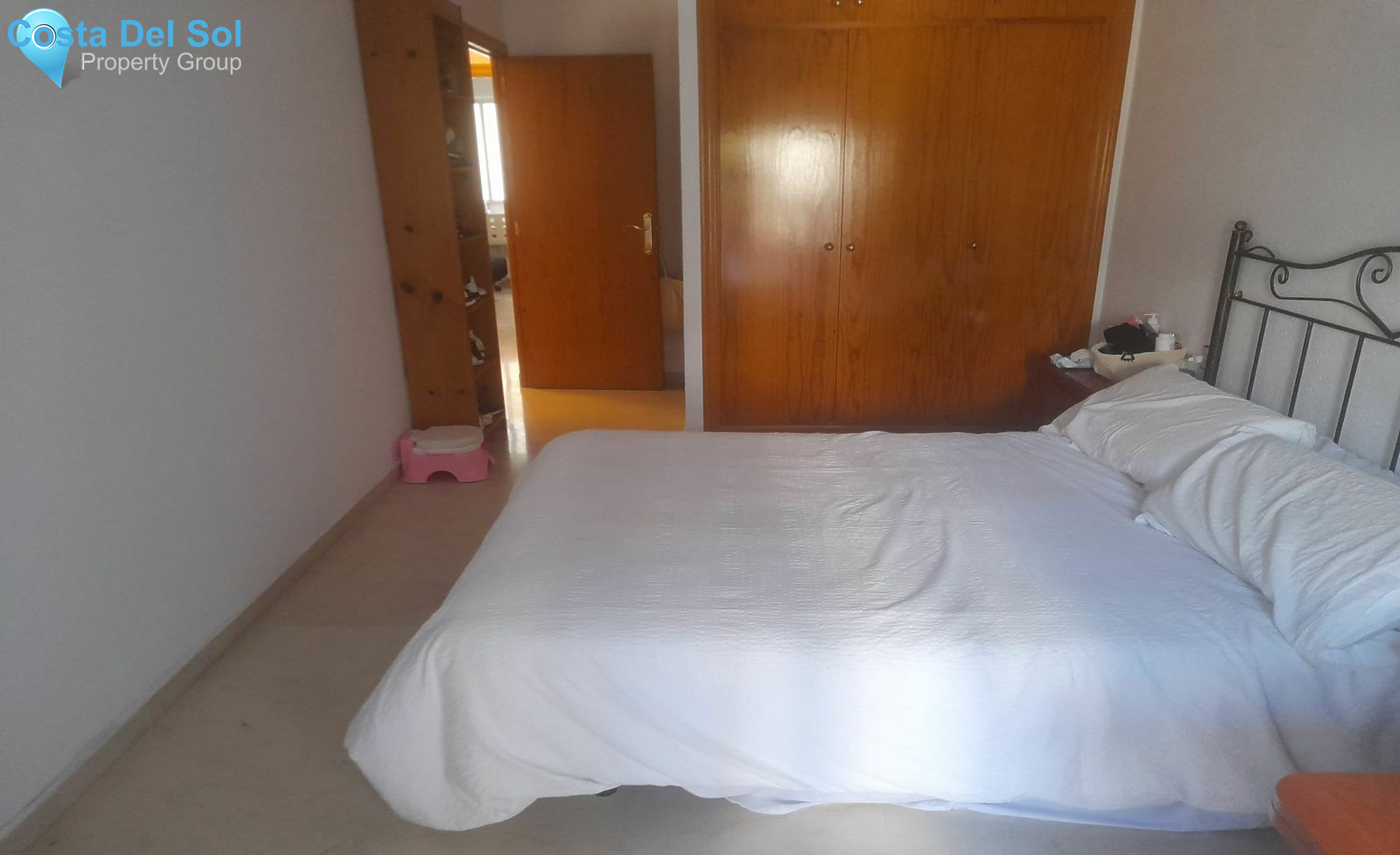 Middle Floor Apartment in Estepona-1428847