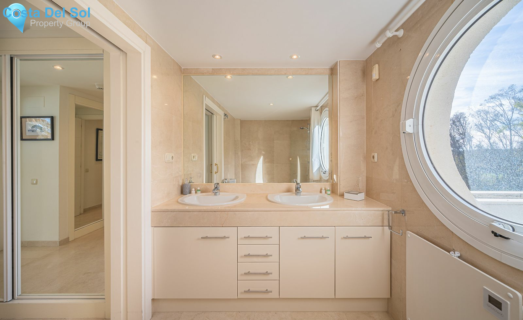 Middle Floor Apartment in Estepona-1515591