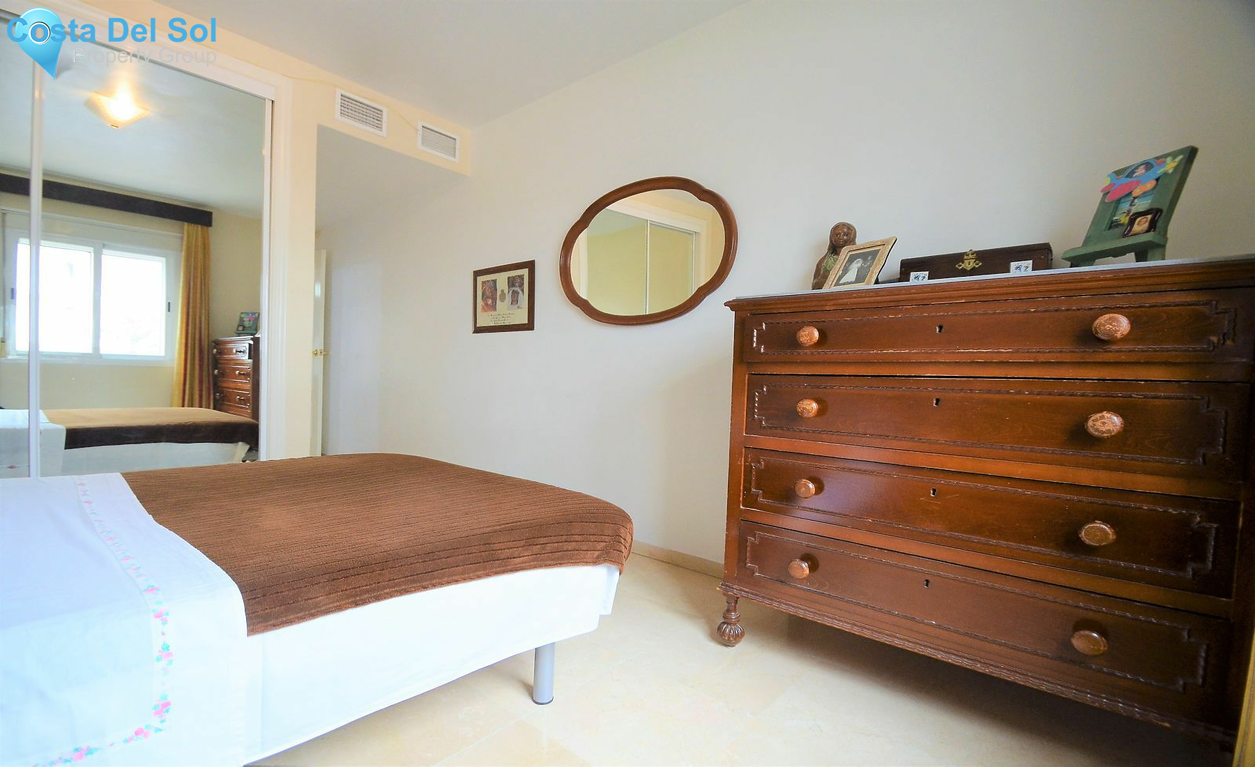 Middle Floor Apartment in Estepona-1516275