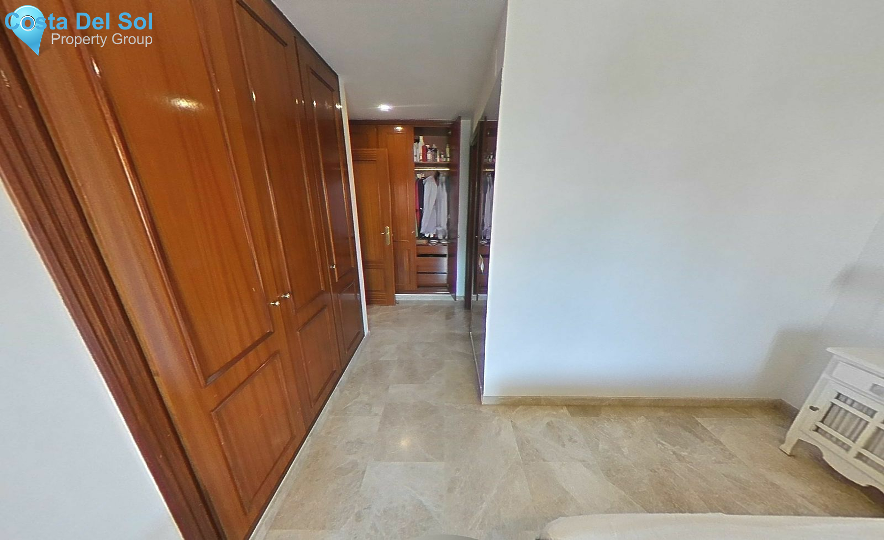 Middle Floor Apartment in Estepona-1518384