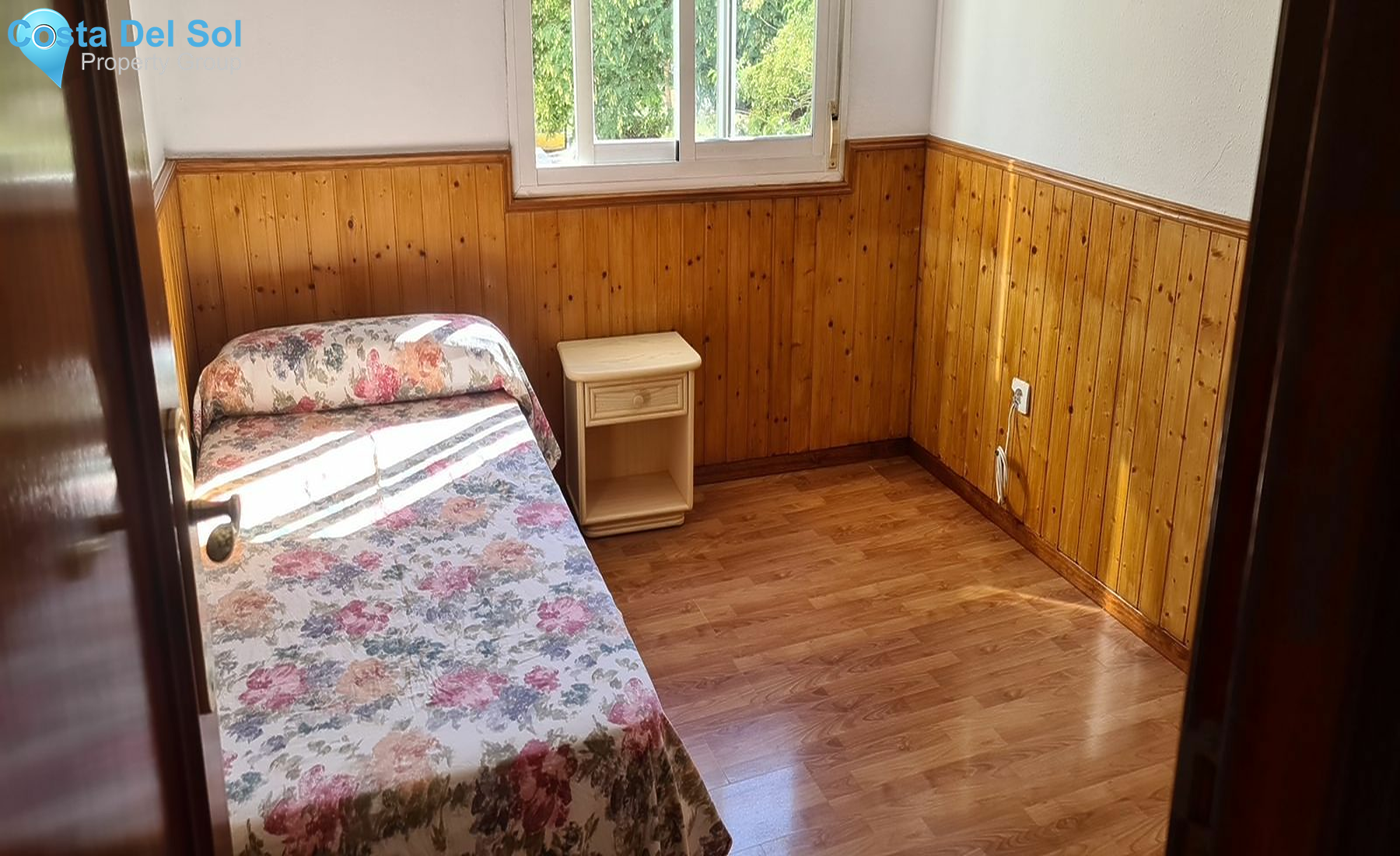 Middle Floor Apartment in Estepona-1545433