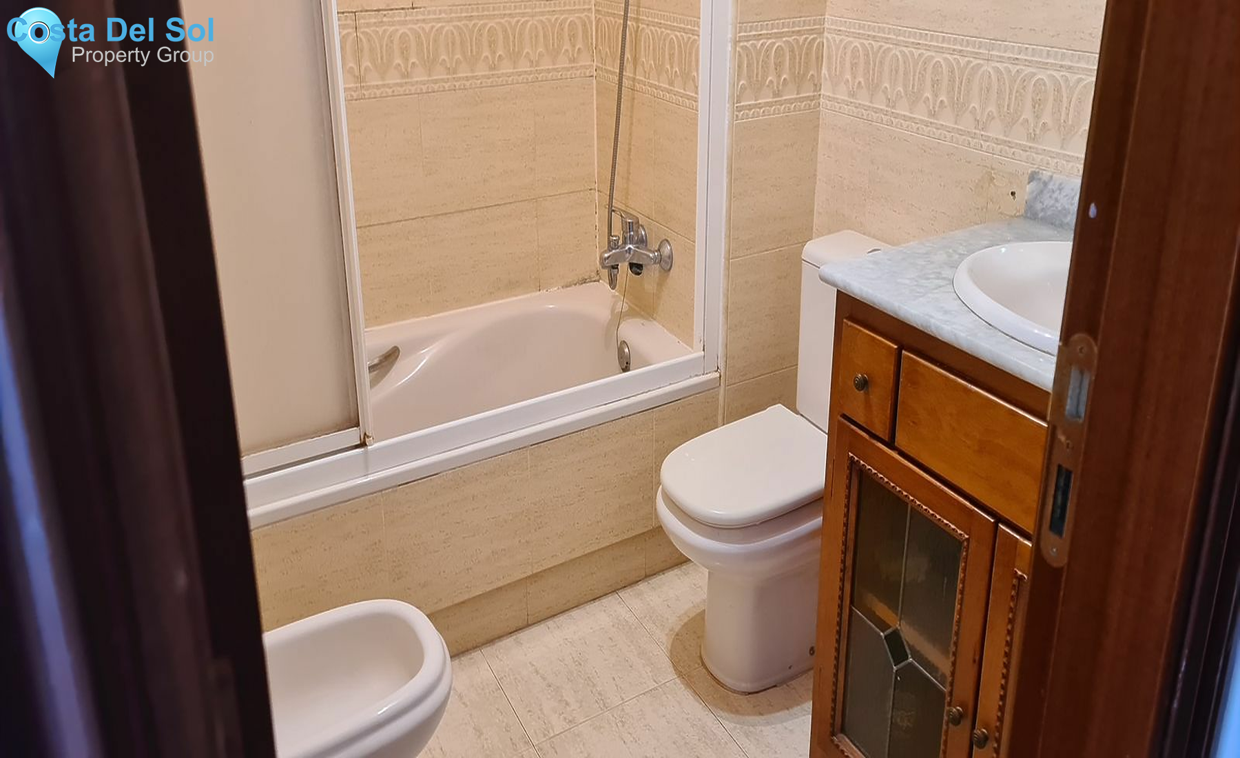 Middle Floor Apartment in Estepona-1545436