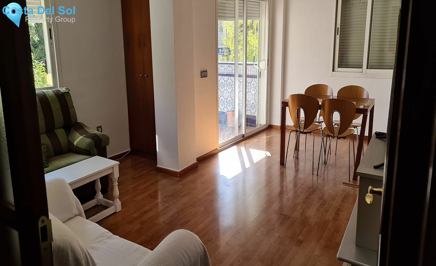 Middle Floor Apartment in Estepona-1545425