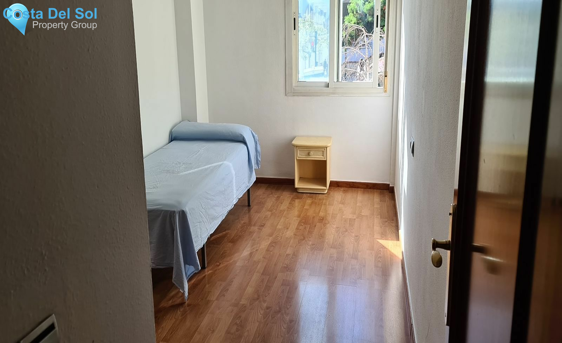 Middle Floor Apartment in Estepona-1545430