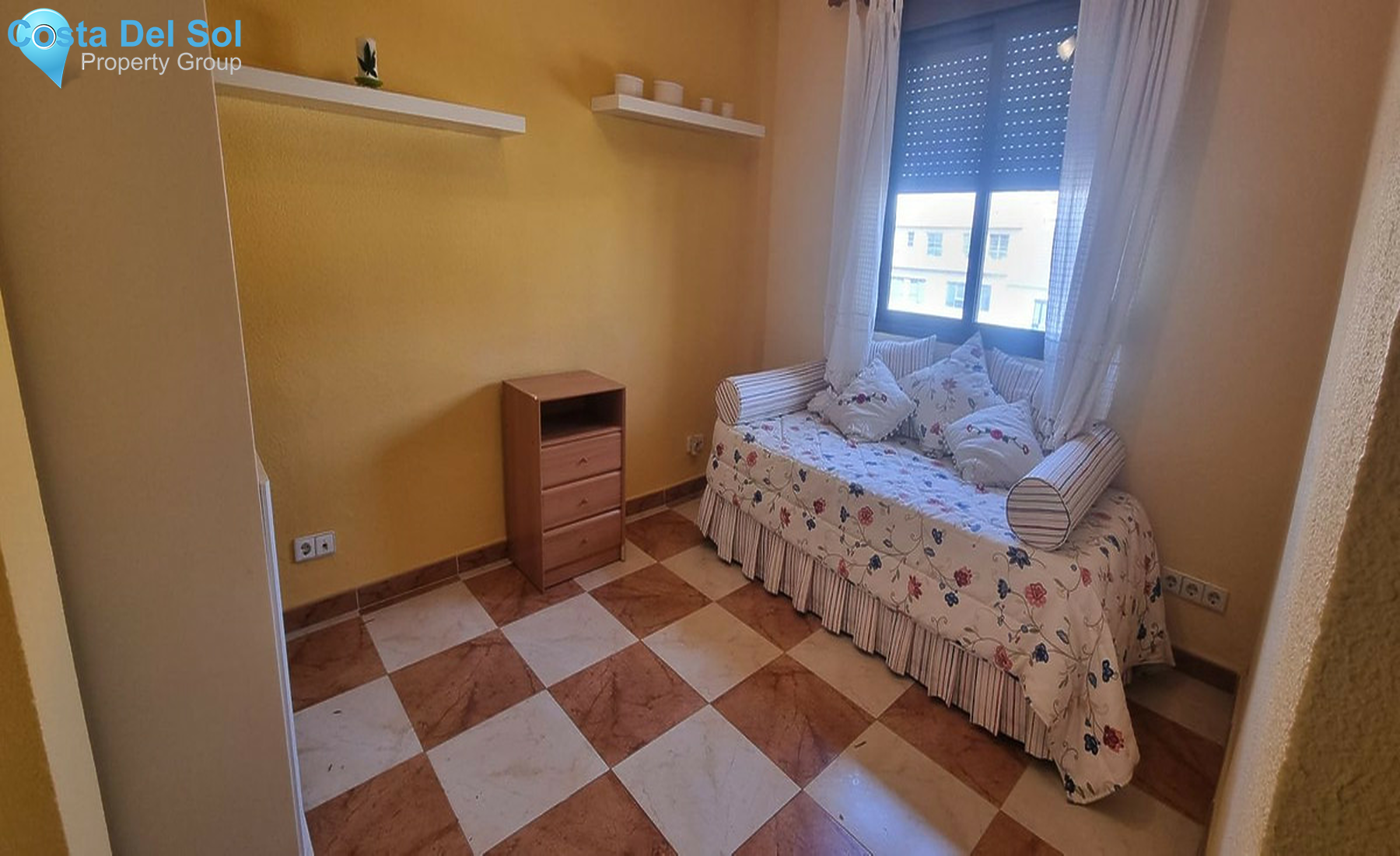 Middle Floor Apartment in Fuengirola-1279280