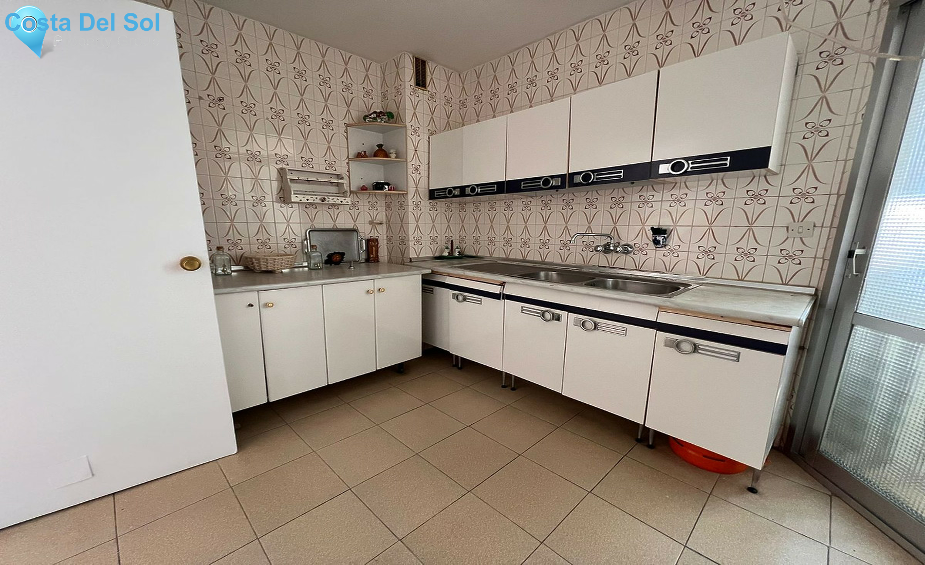 Middle Floor Apartment in Fuengirola-1541018