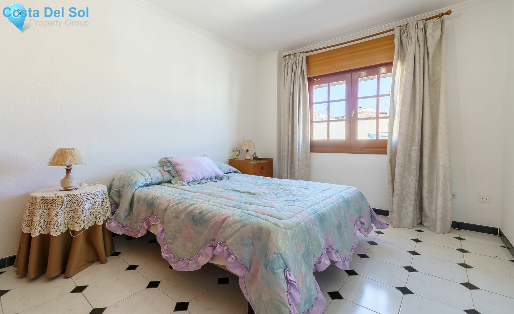 Middle Floor Apartment in Fuengirola-1141949