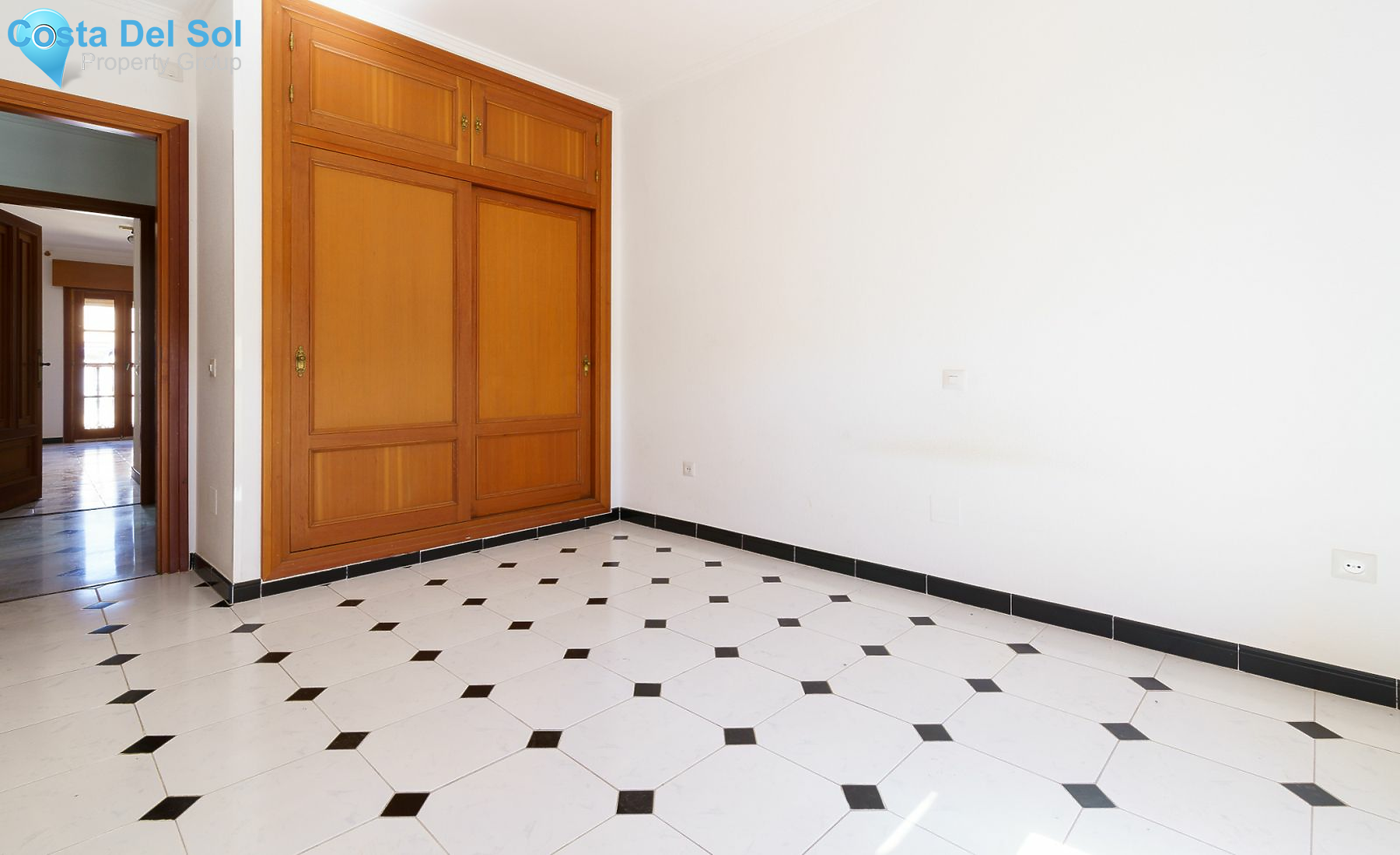 Middle Floor Apartment in Fuengirola-1141954