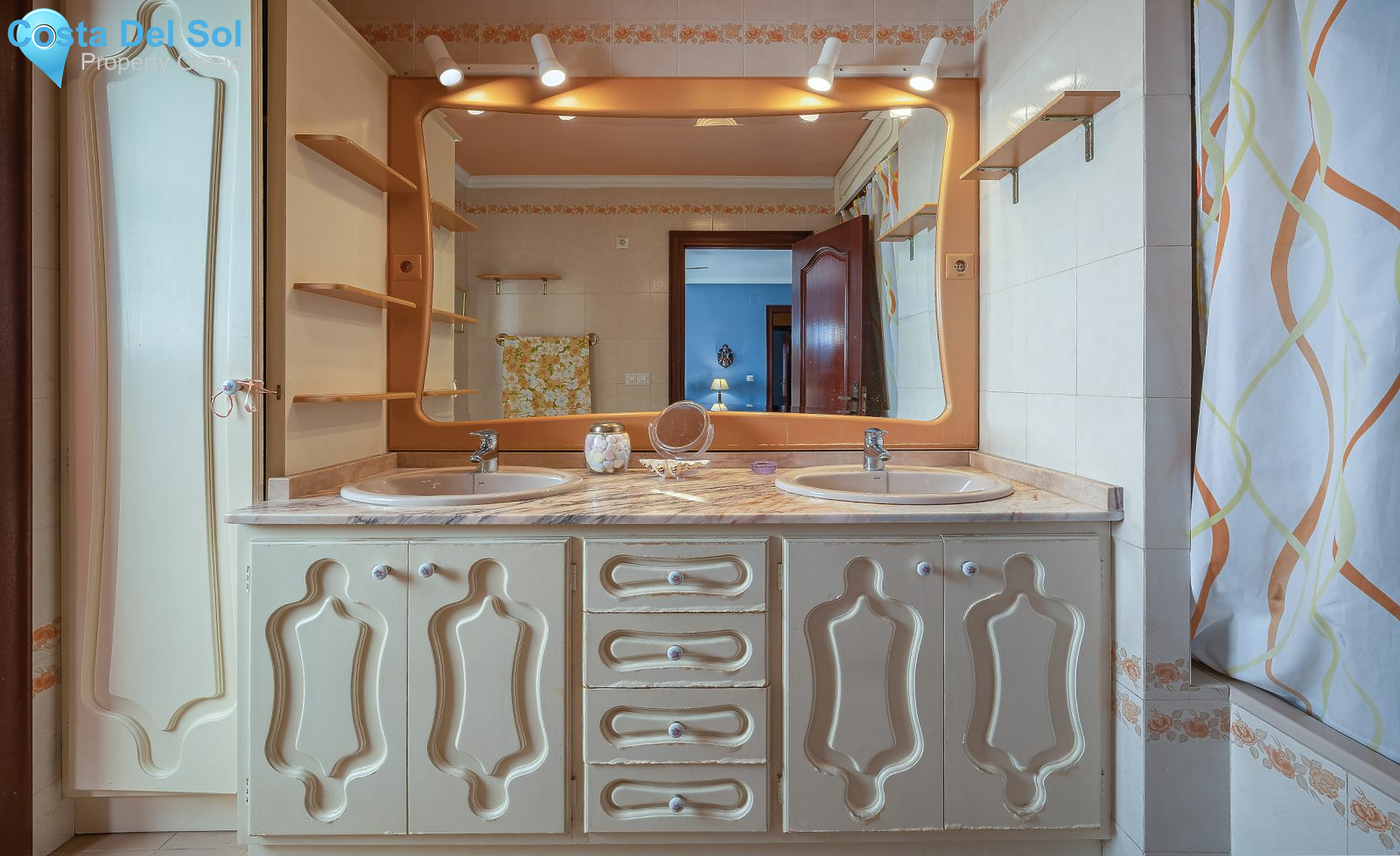 Middle Floor Apartment in Fuengirola-1153965
