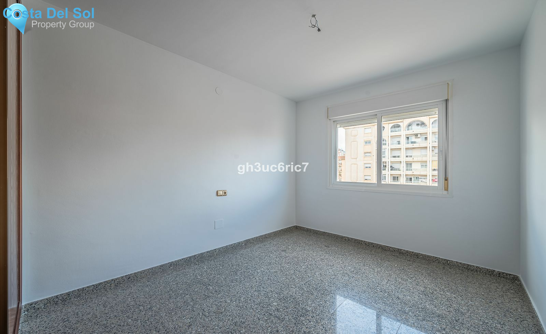 Middle Floor Apartment in Fuengirola-1184004