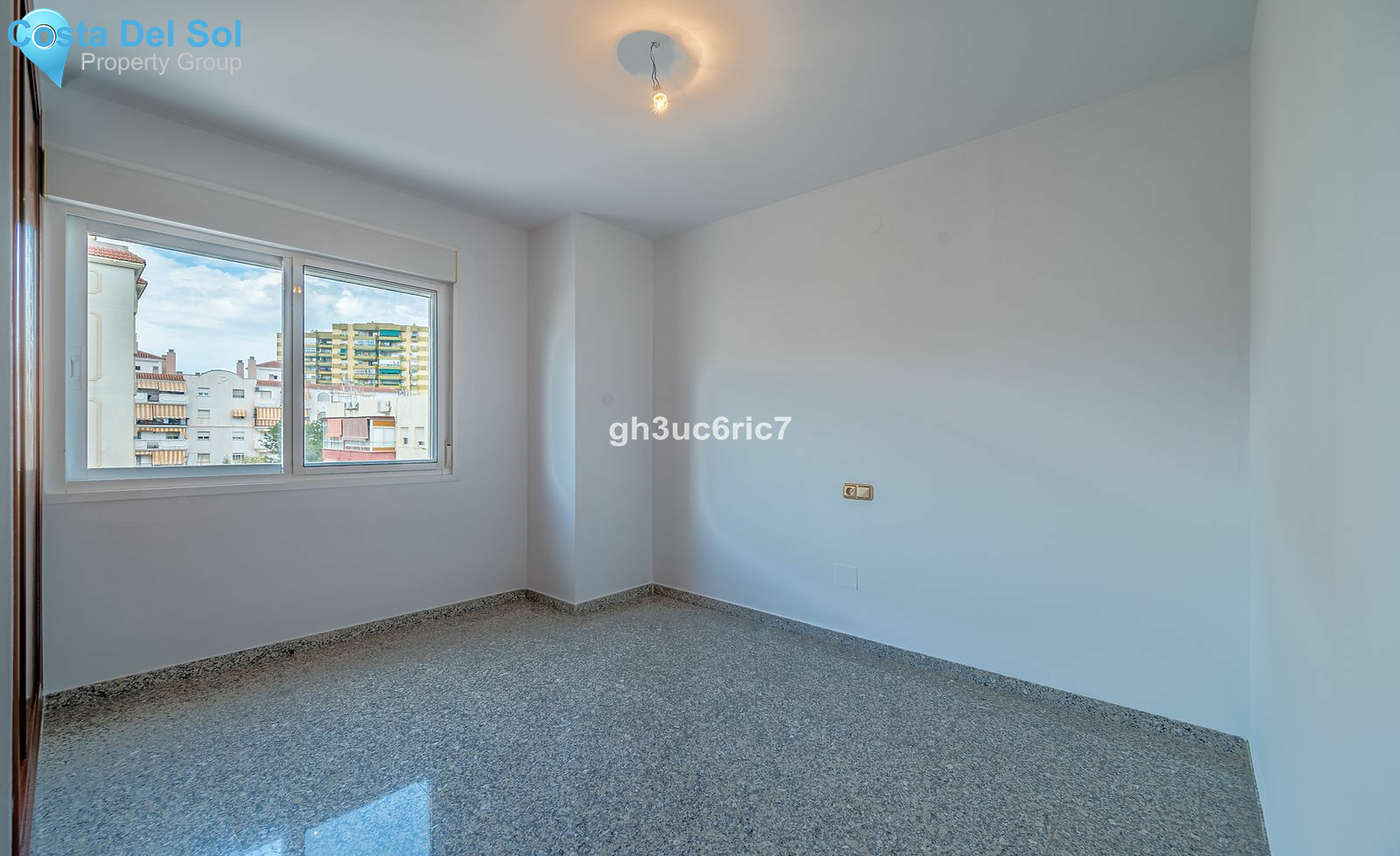 Middle Floor Apartment in Fuengirola-1184008
