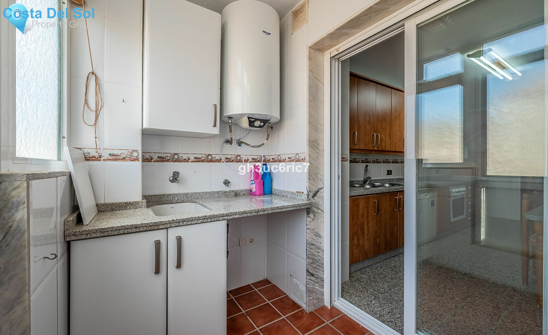 Middle Floor Apartment in Fuengirola-1184012
