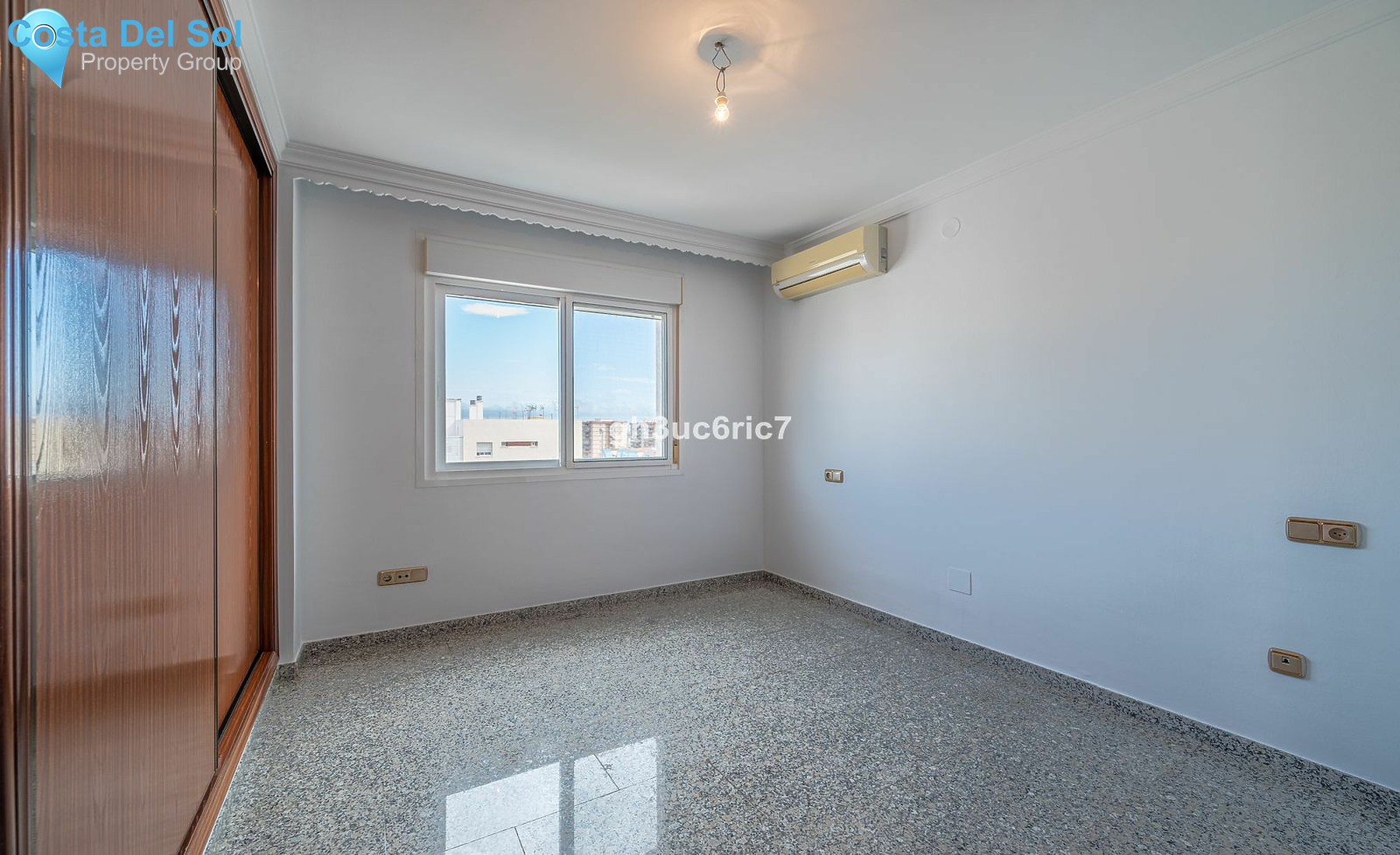 Middle Floor Apartment in Fuengirola-1183999