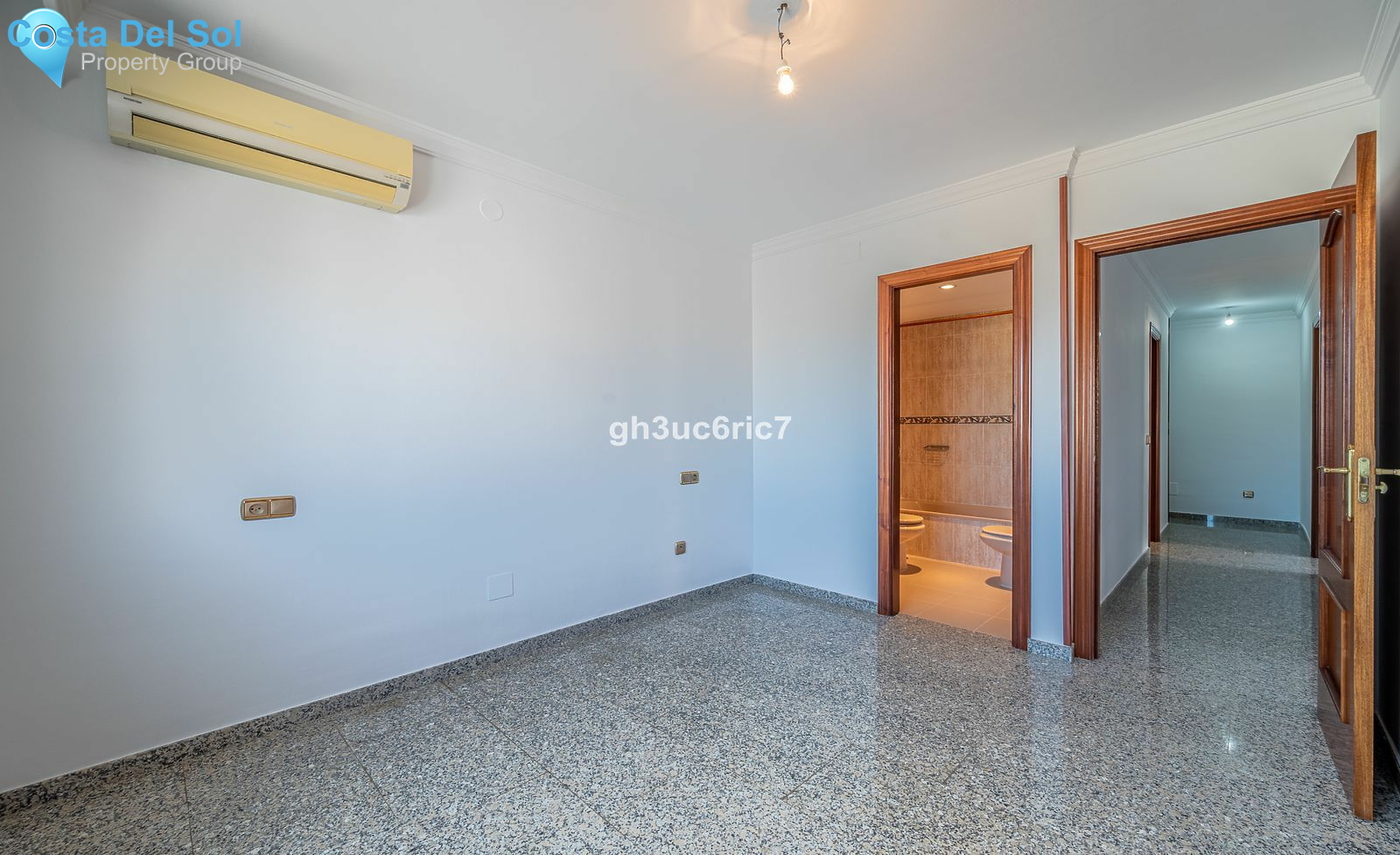 Middle Floor Apartment in Fuengirola-1184001