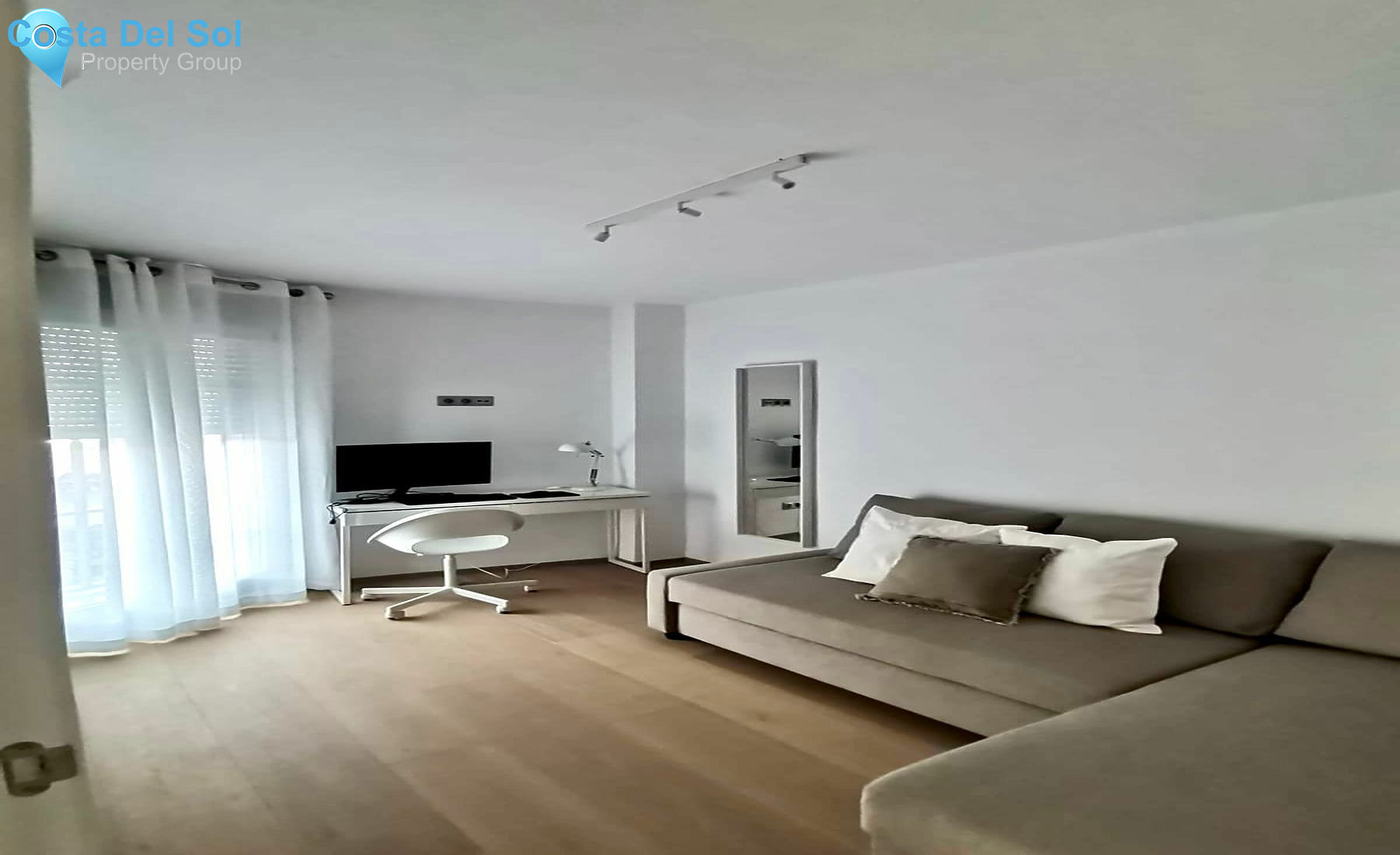 Middle Floor Apartment in Fuengirola-1430583