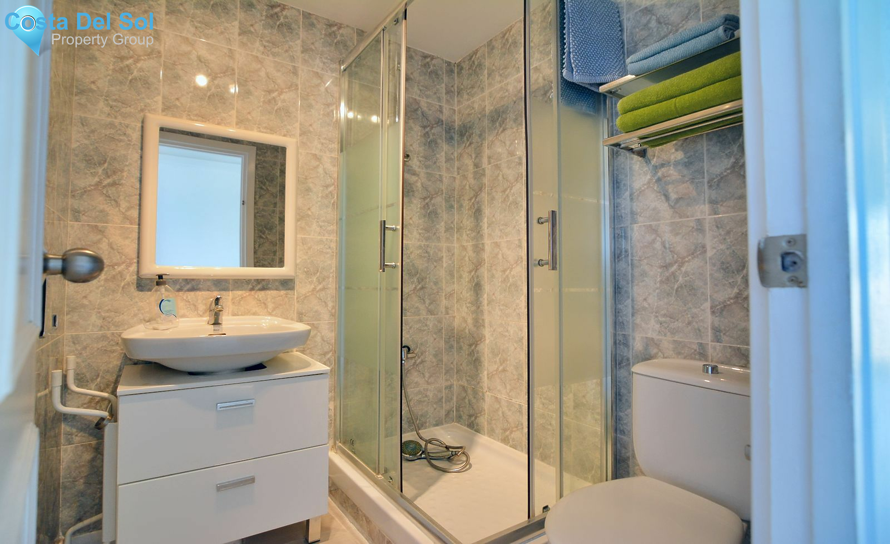 Middle Floor Apartment in Fuengirola-1444027