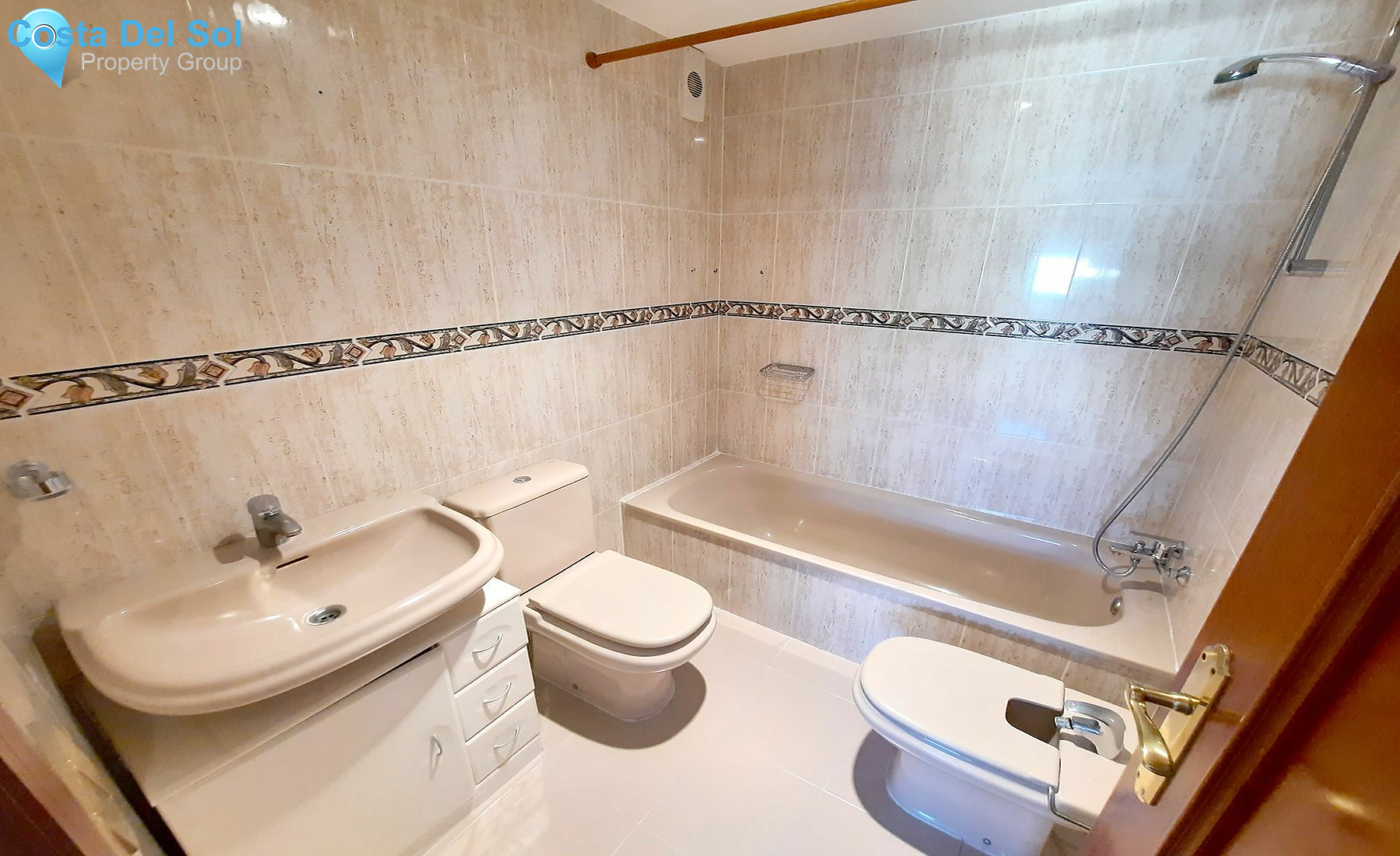Middle Floor Apartment in Fuengirola-1544617