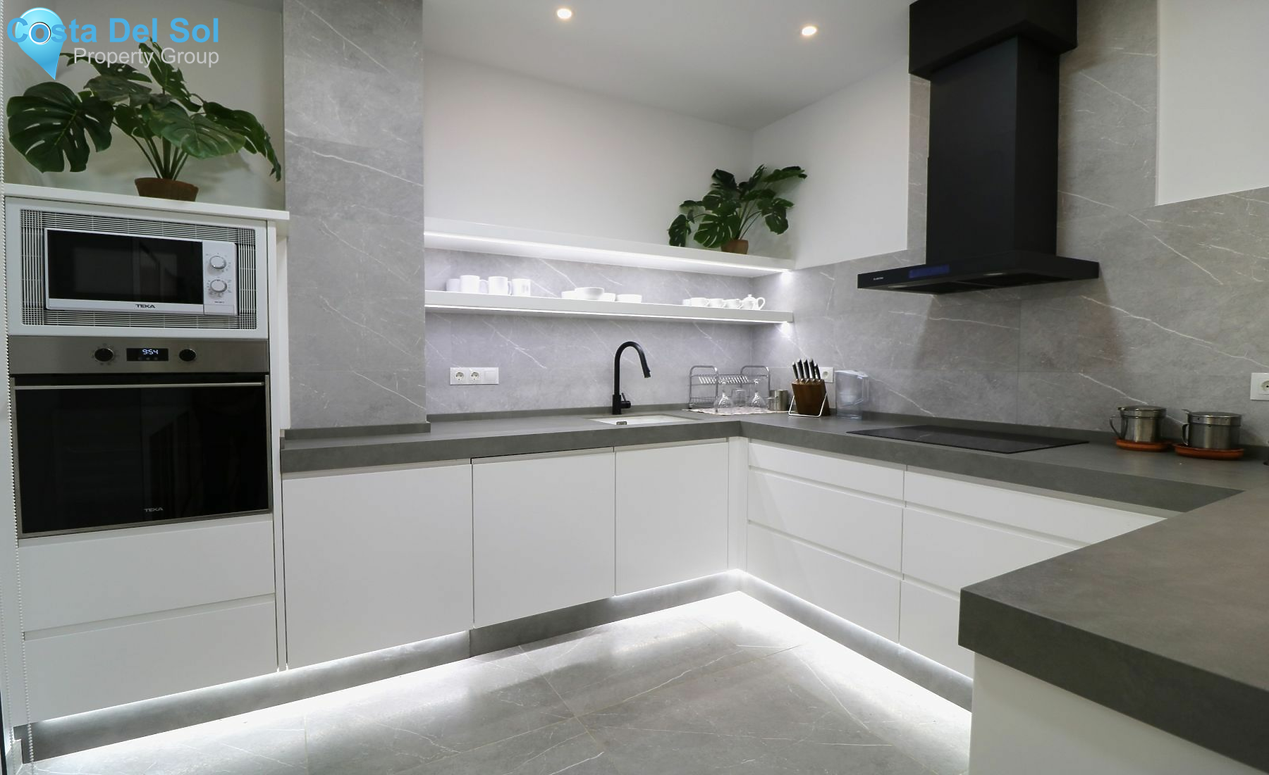 Middle Floor Apartment in Los Boliches-1396757