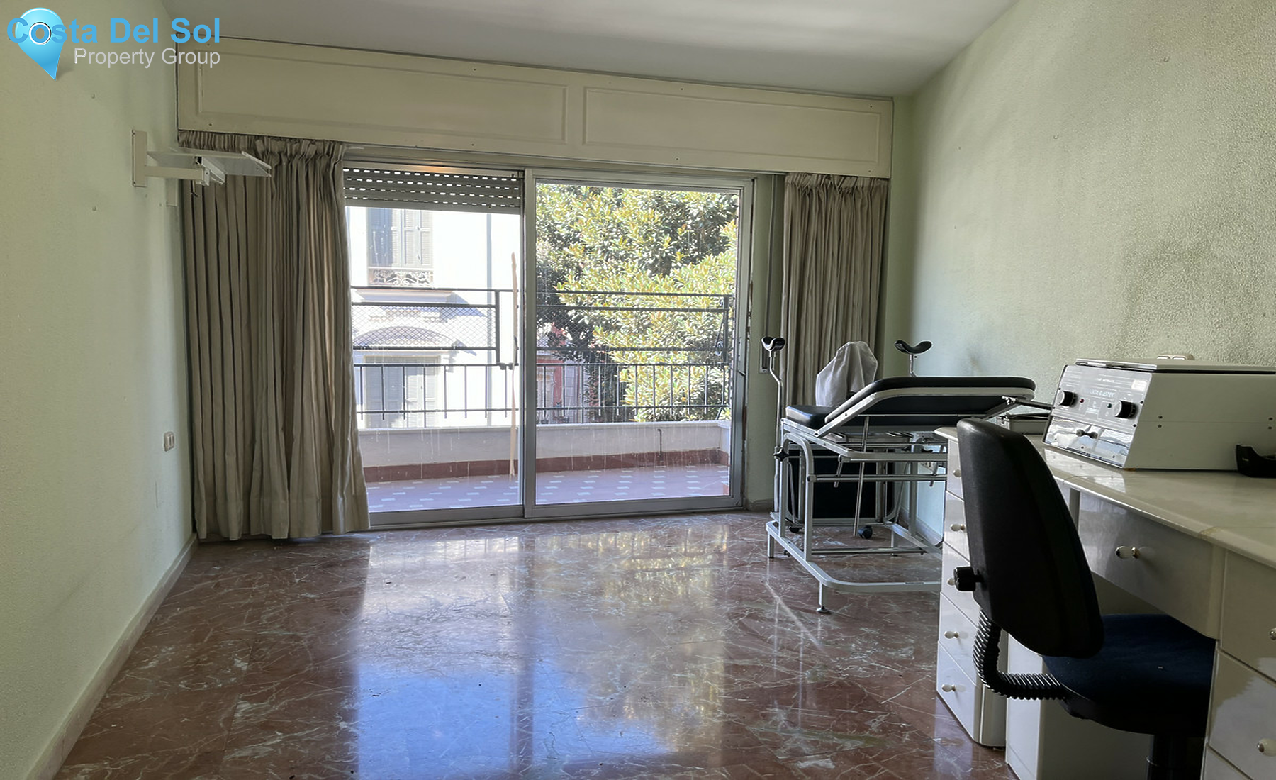 Middle Floor Apartment in Malaga Centro-1297616