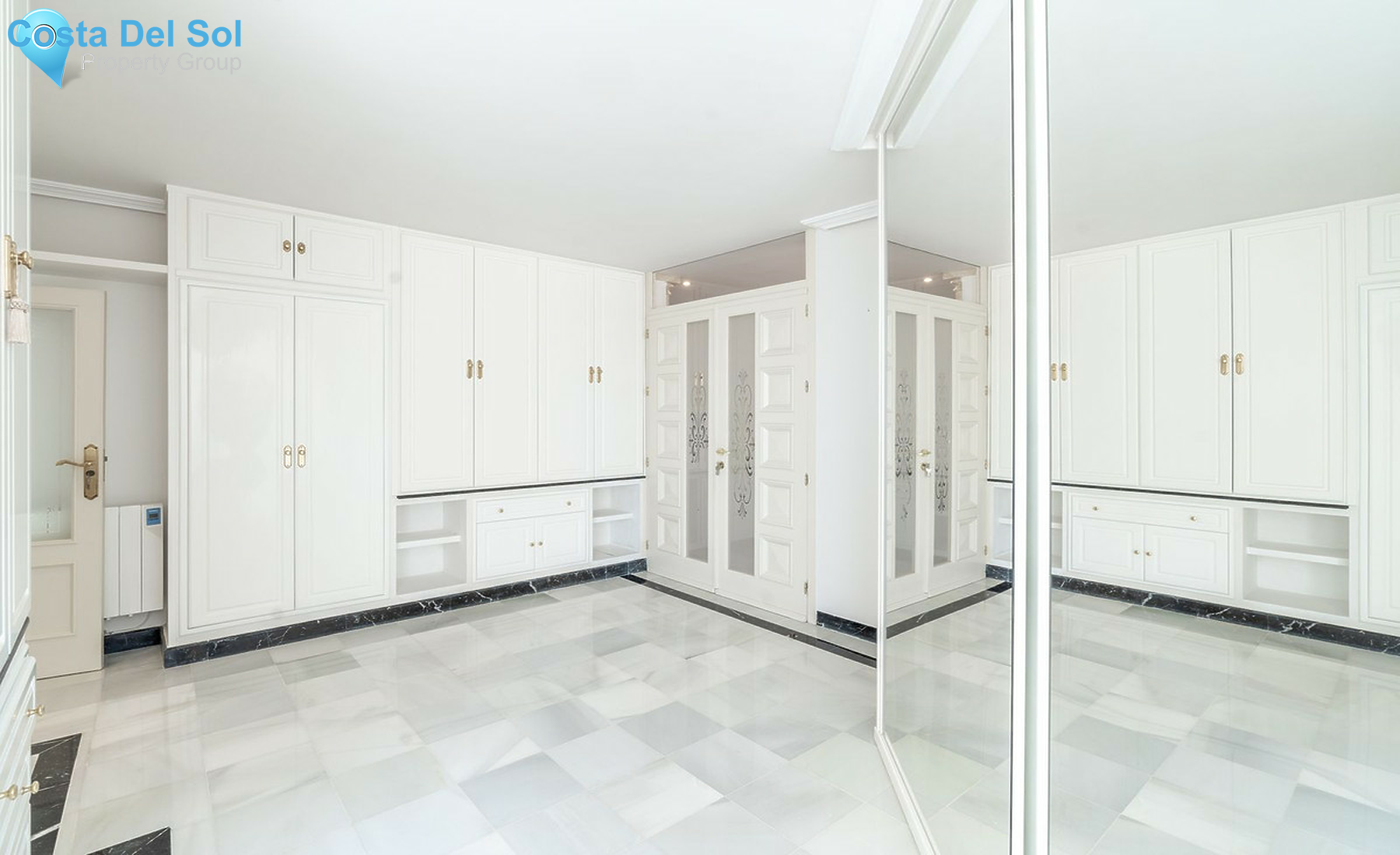 Middle Floor Apartment in Marbella-1257354