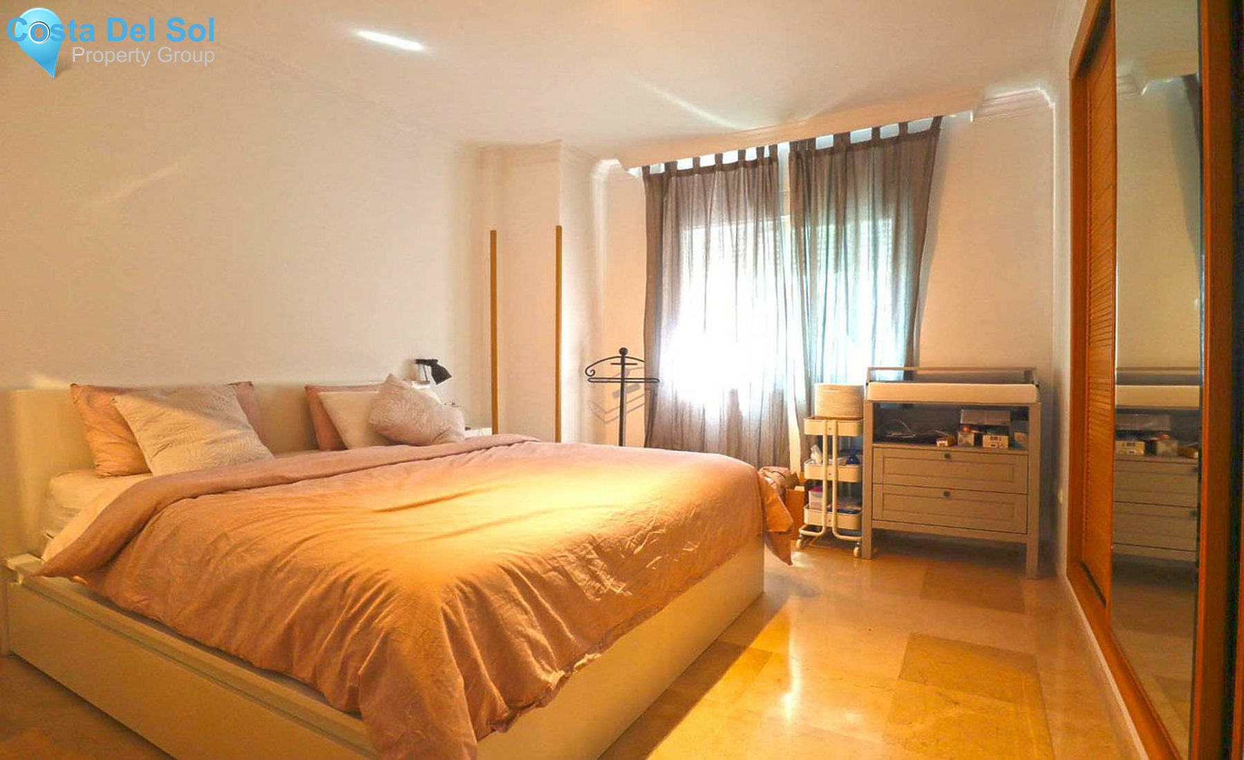 Middle Floor Apartment in Marbella-1273177