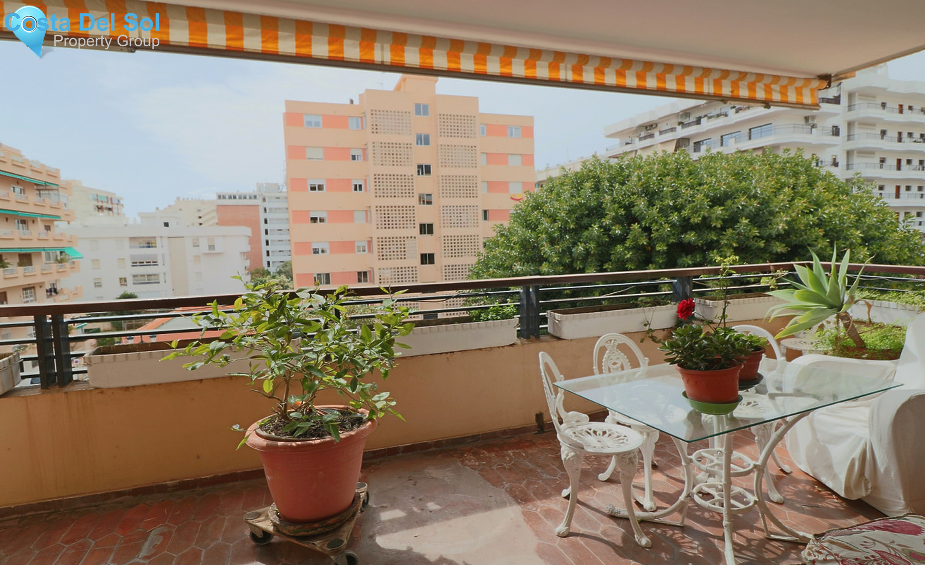 Middle Floor Apartment in Marbella-1300857