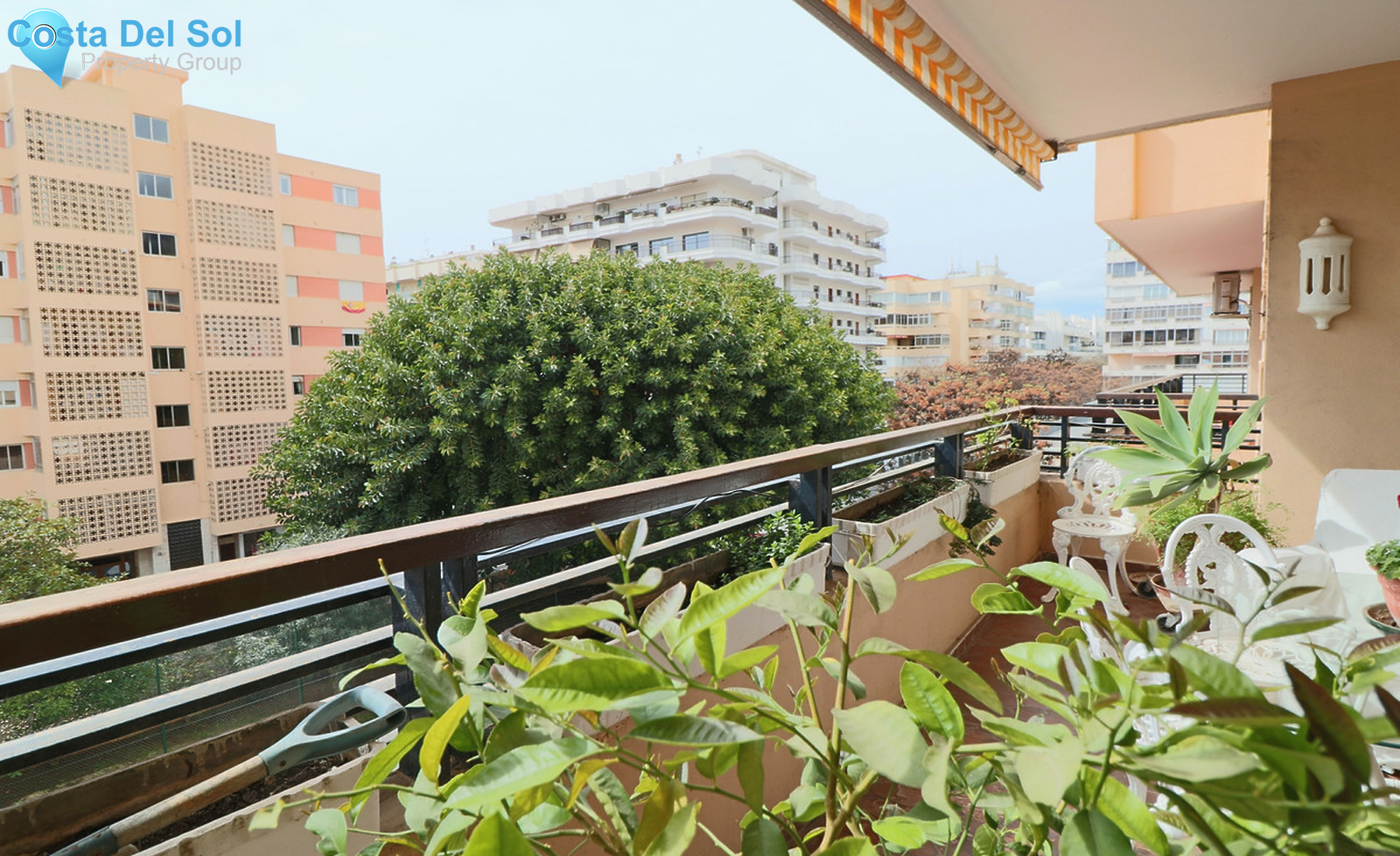 Middle Floor Apartment in Marbella-1300859