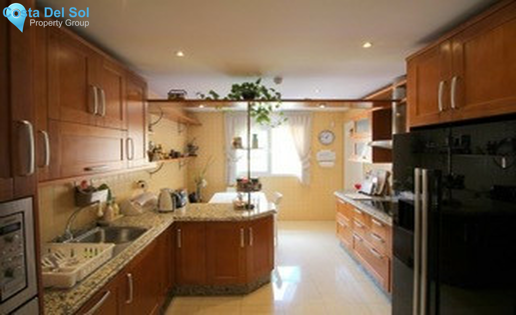Middle Floor Apartment in Marbella-1348373
