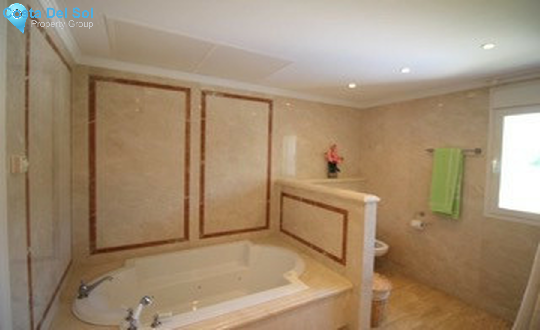 Middle Floor Apartment in Marbella-1348377
