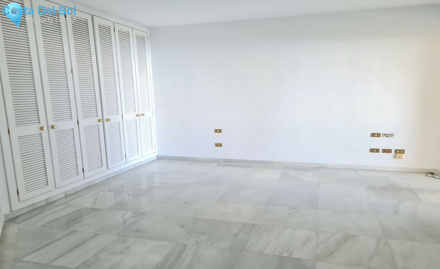 Middle Floor Apartment in Marbella-1367404