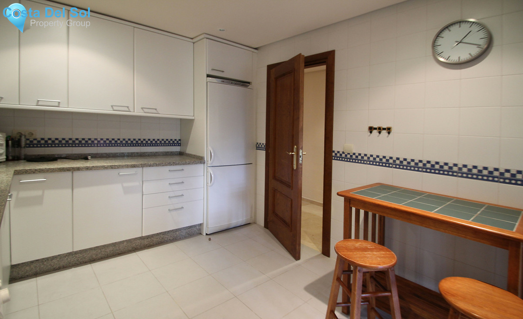 Middle Floor Apartment in Marbella-1499334