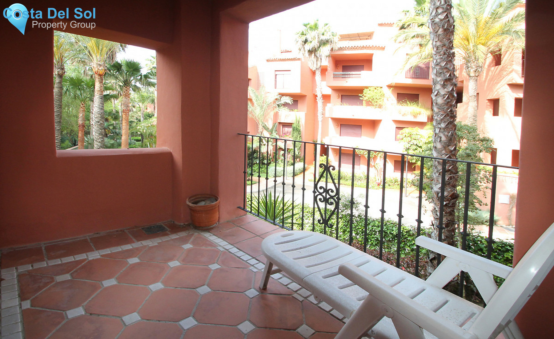 Middle Floor Apartment in Marbella-1499332