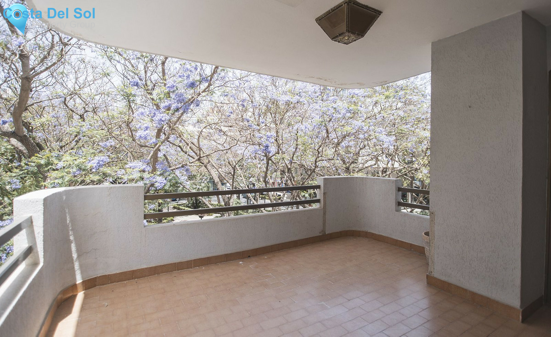 Middle Floor Apartment in Marbella-1501512
