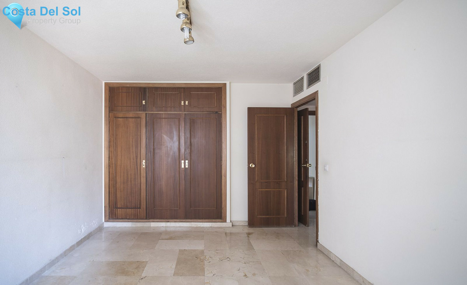 Middle Floor Apartment in Marbella-1501526