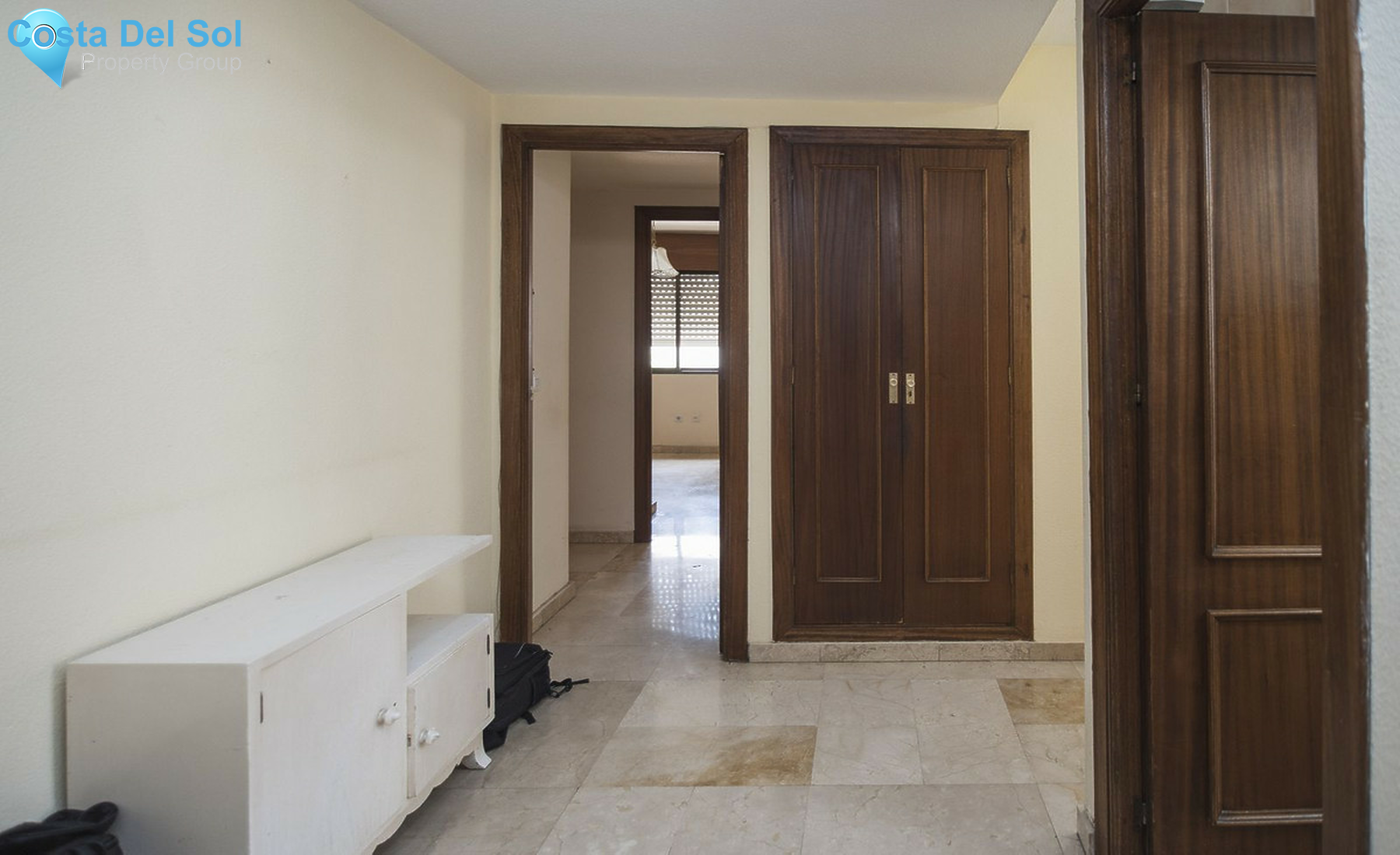 Middle Floor Apartment in Marbella-1501530
