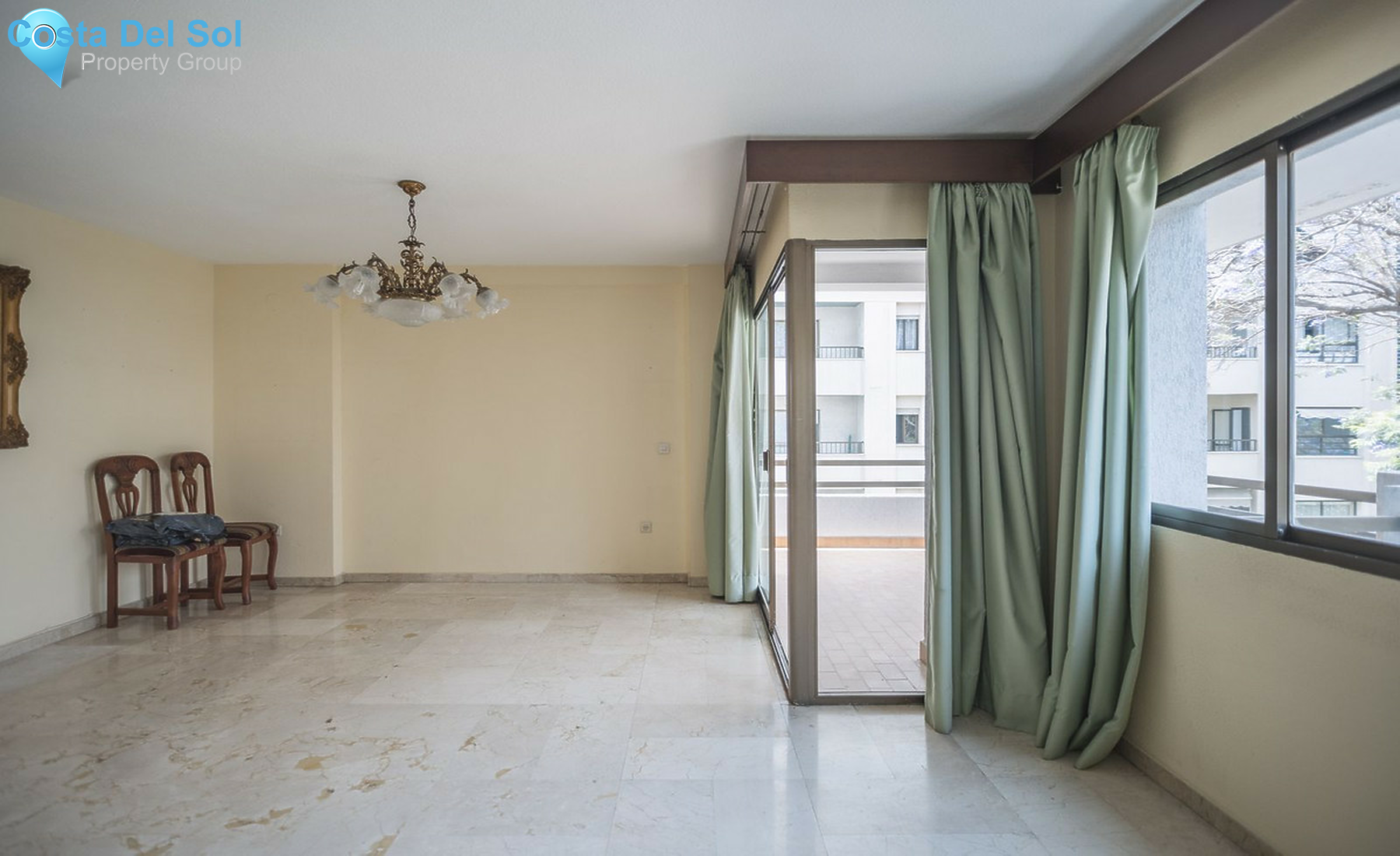 Middle Floor Apartment in Marbella-1501514