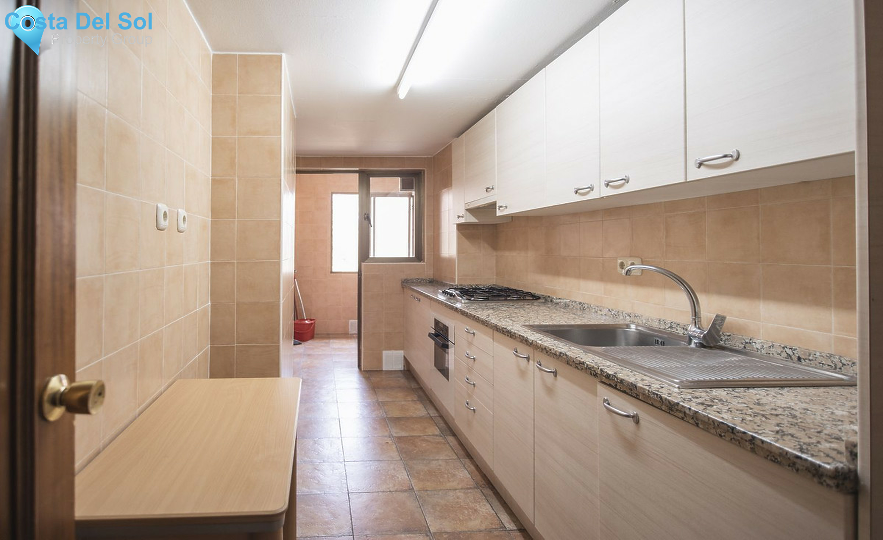Middle Floor Apartment in Marbella-1501516