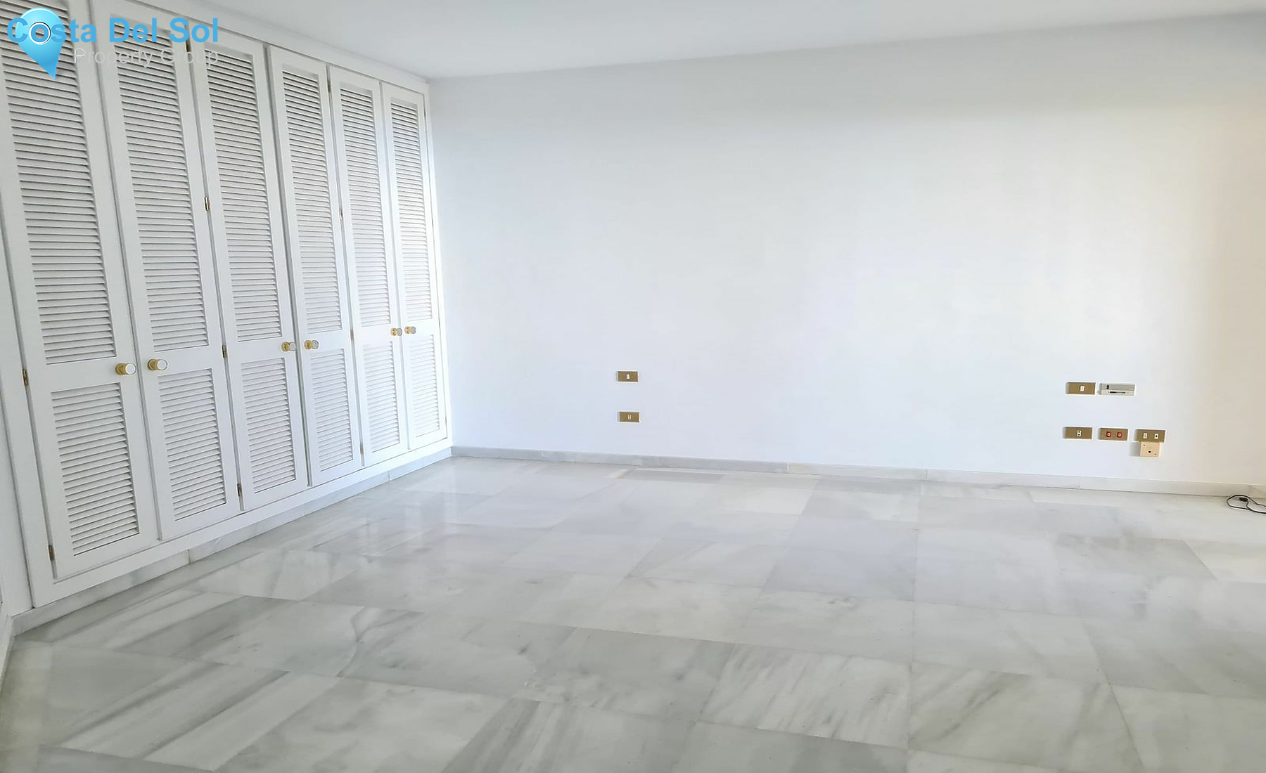 Middle Floor Apartment in Marbella-1141310
