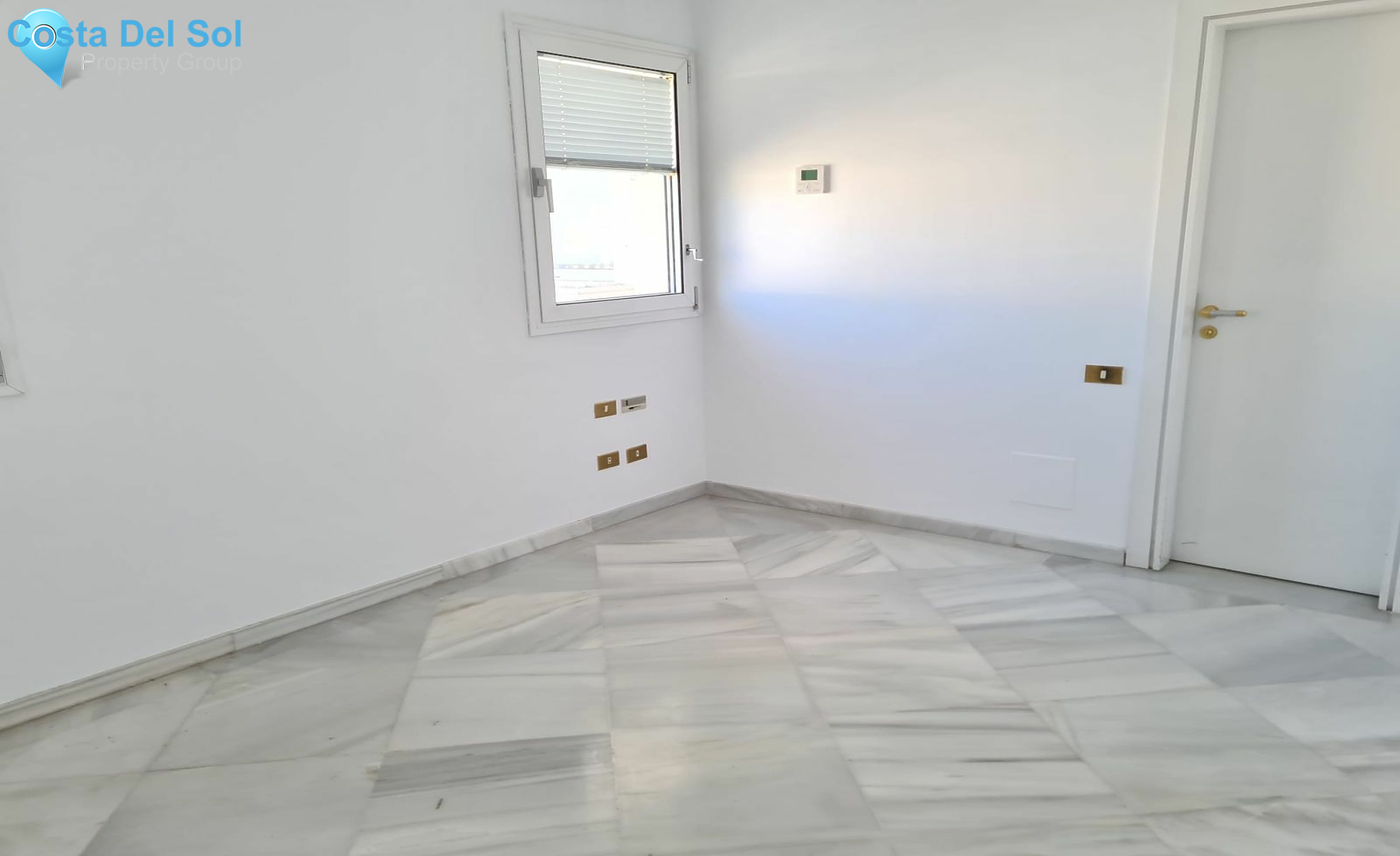 Middle Floor Apartment in Marbella-1141312