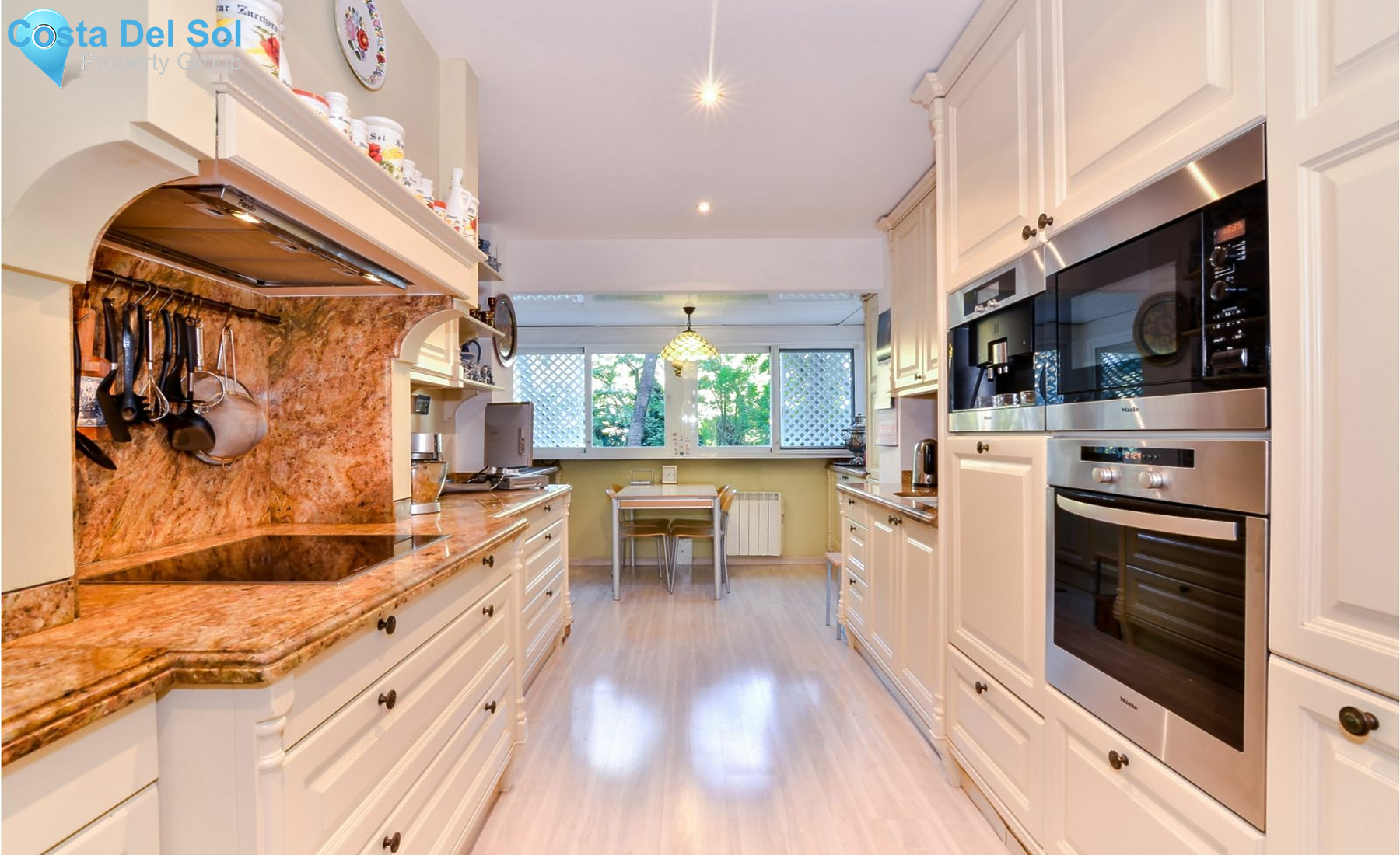 Middle Floor Apartment in Marbella-1196317