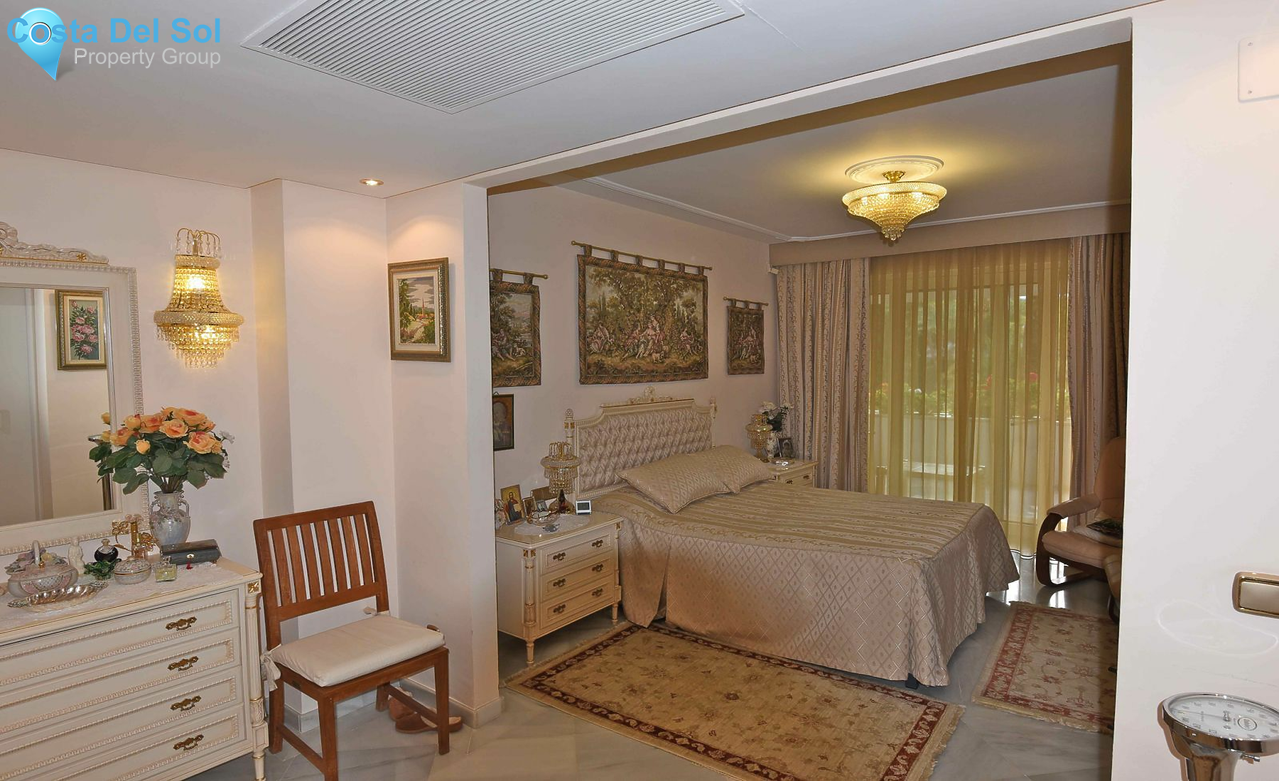 Middle Floor Apartment in Marbella-1196318